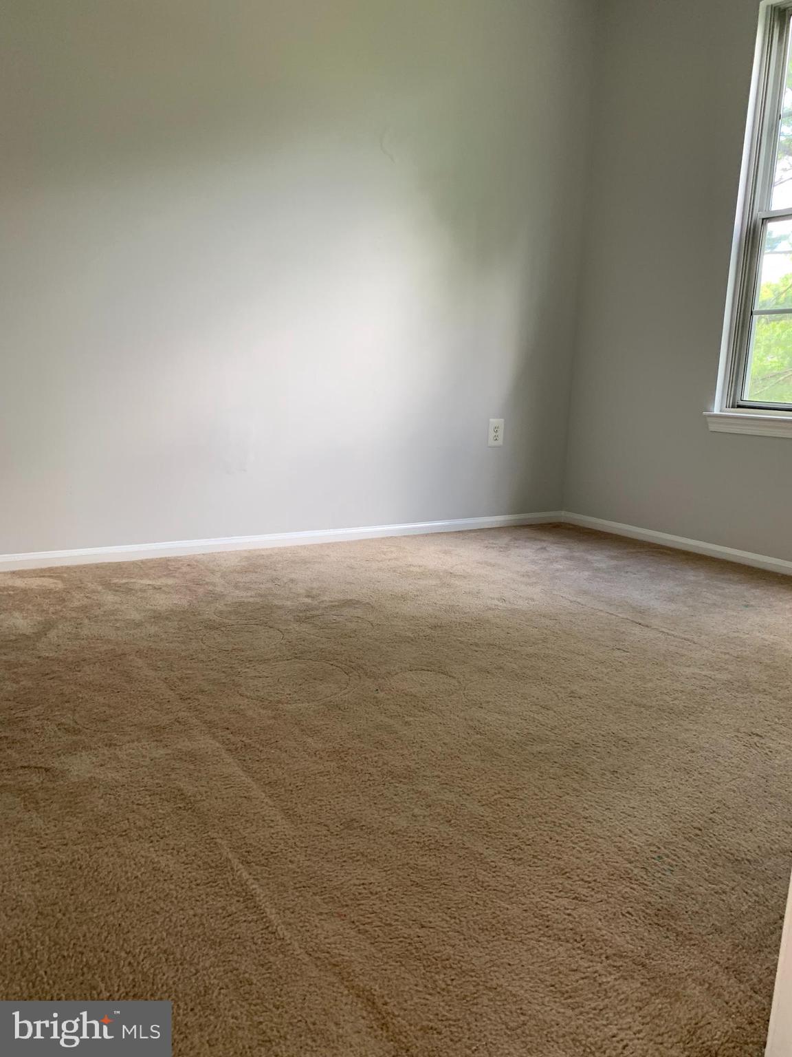 ANTIETAM SQUARE - Residential Lease