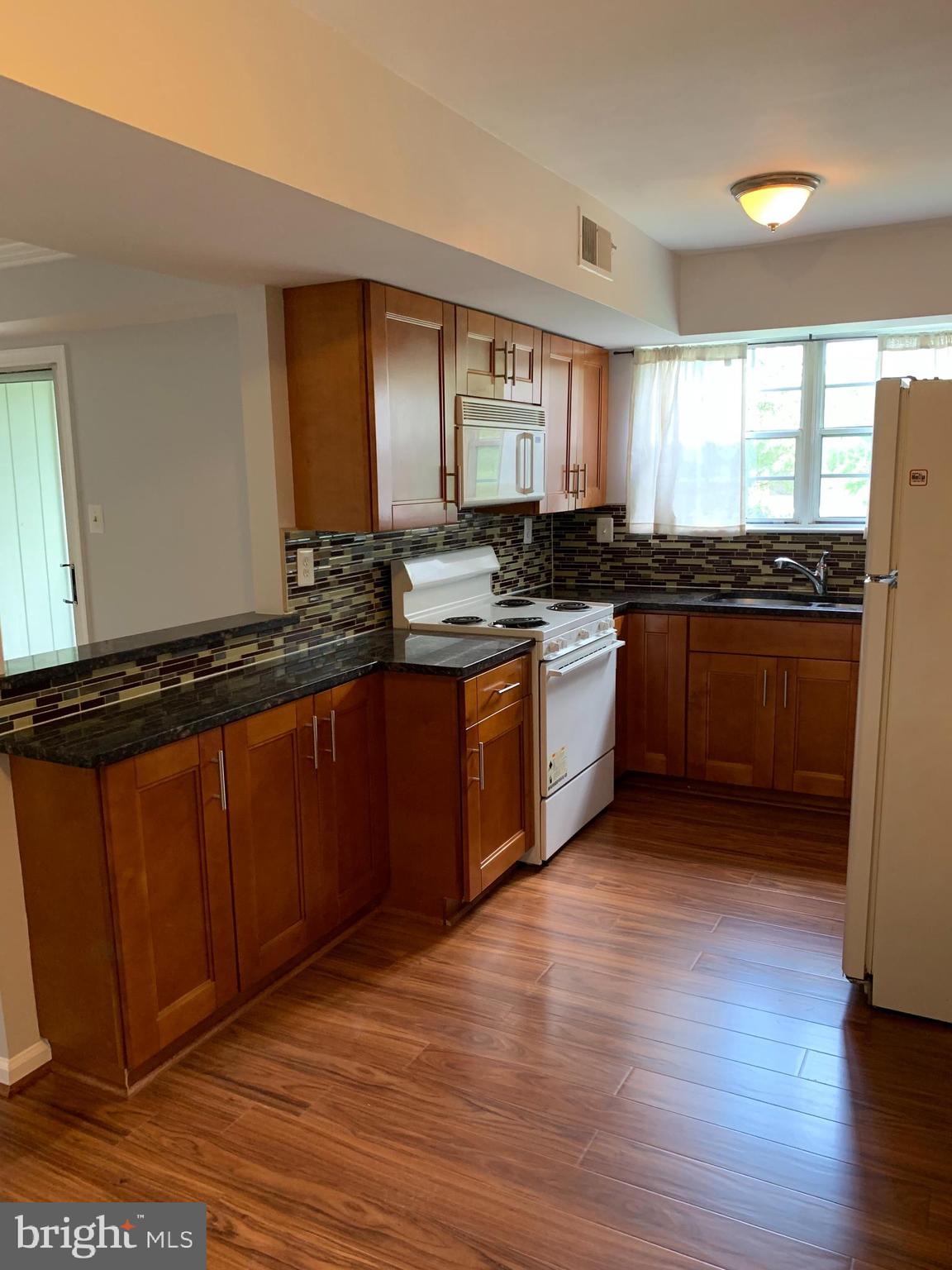 ANTIETAM SQUARE - Residential Lease