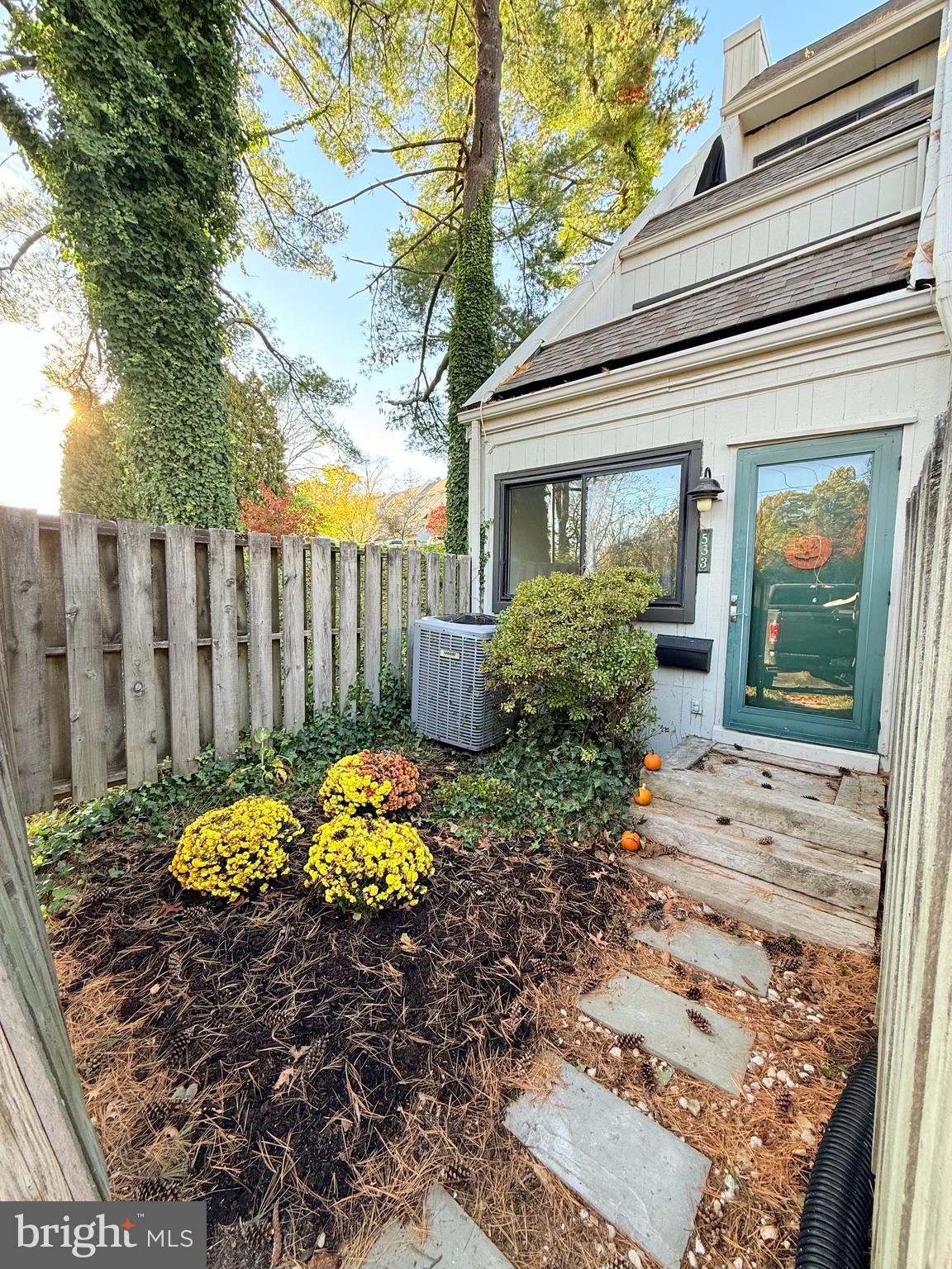 SUMMIT HOUSE - Residential