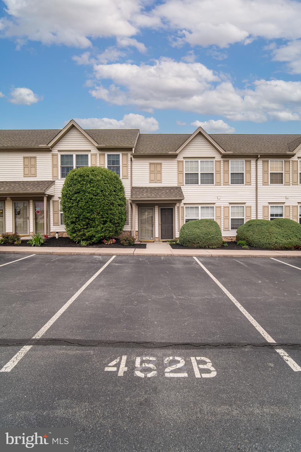 452B BUTTONWOOD LANE