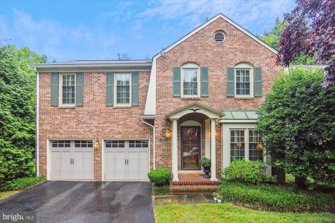 Photo of 9819 CAMPBELL DR, KENSINGTON, MD 20895 (MLS # MDMC2097562)