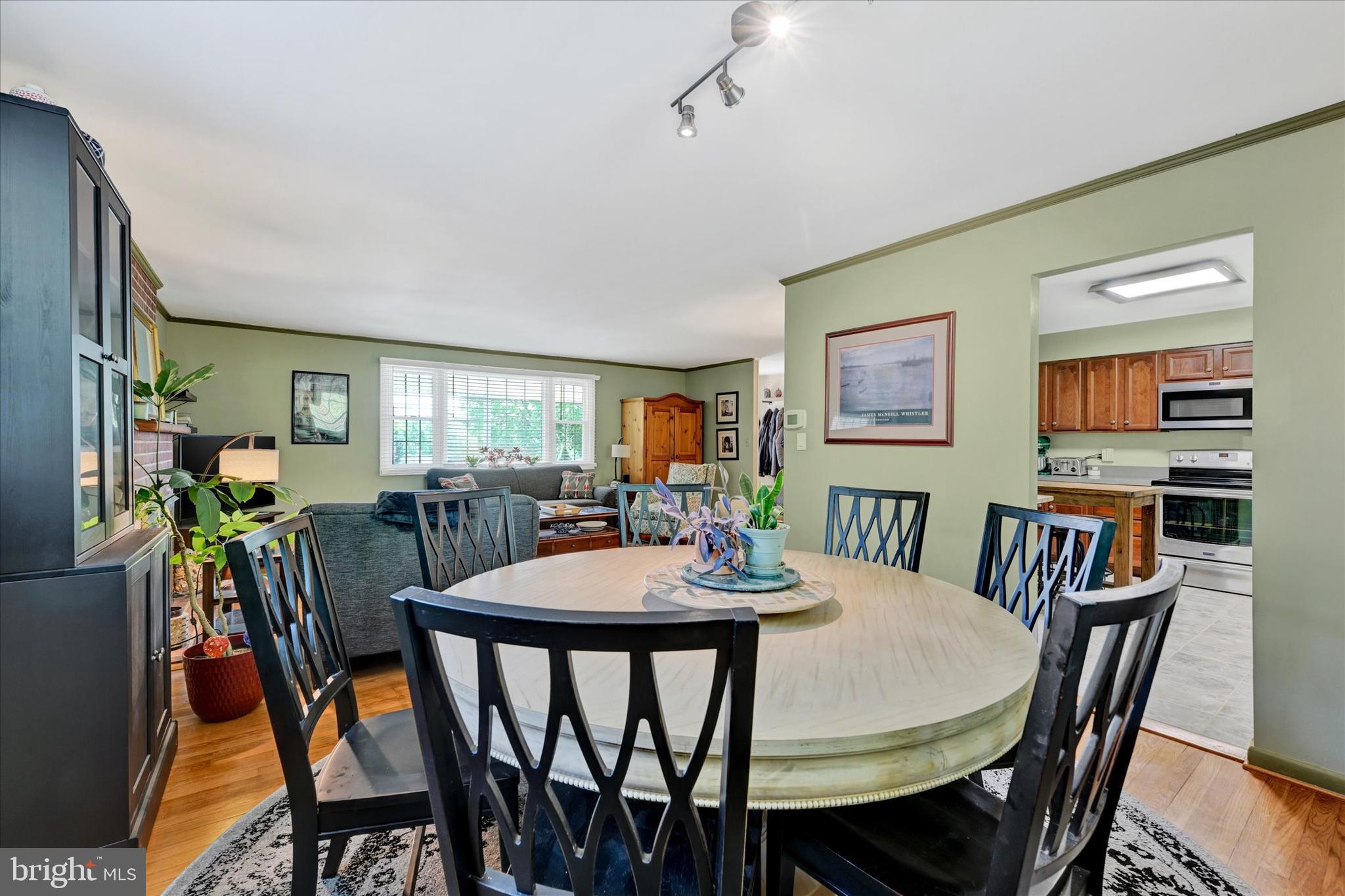 YORK MANOR - Residential