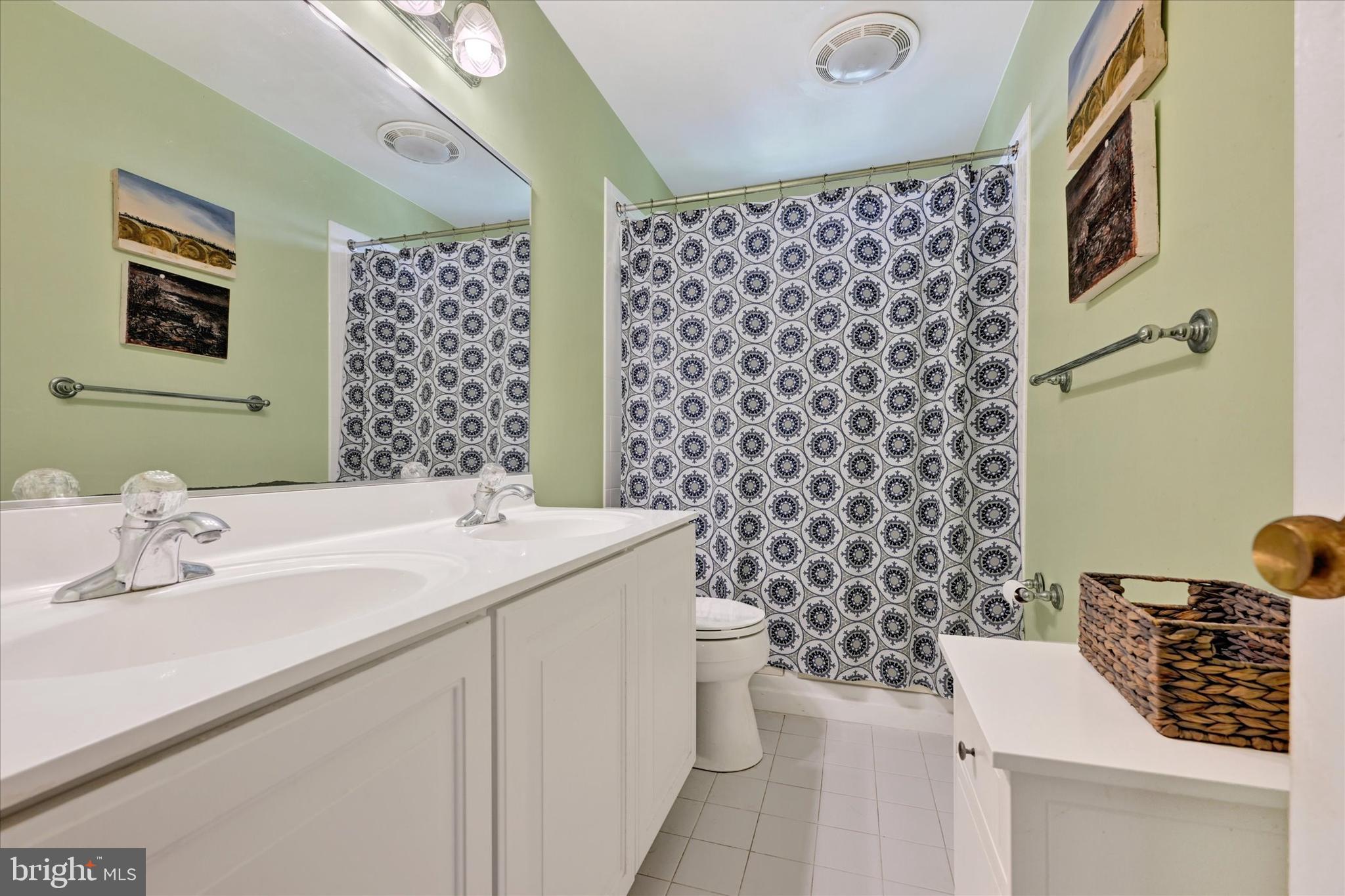 YORK MANOR - Residential