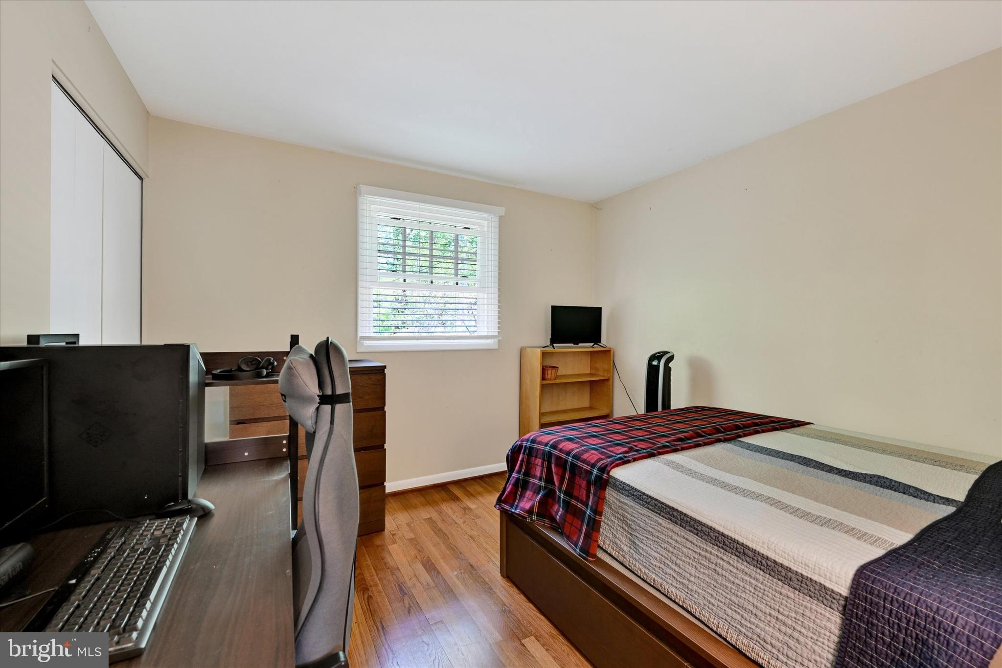 YORK MANOR - Residential