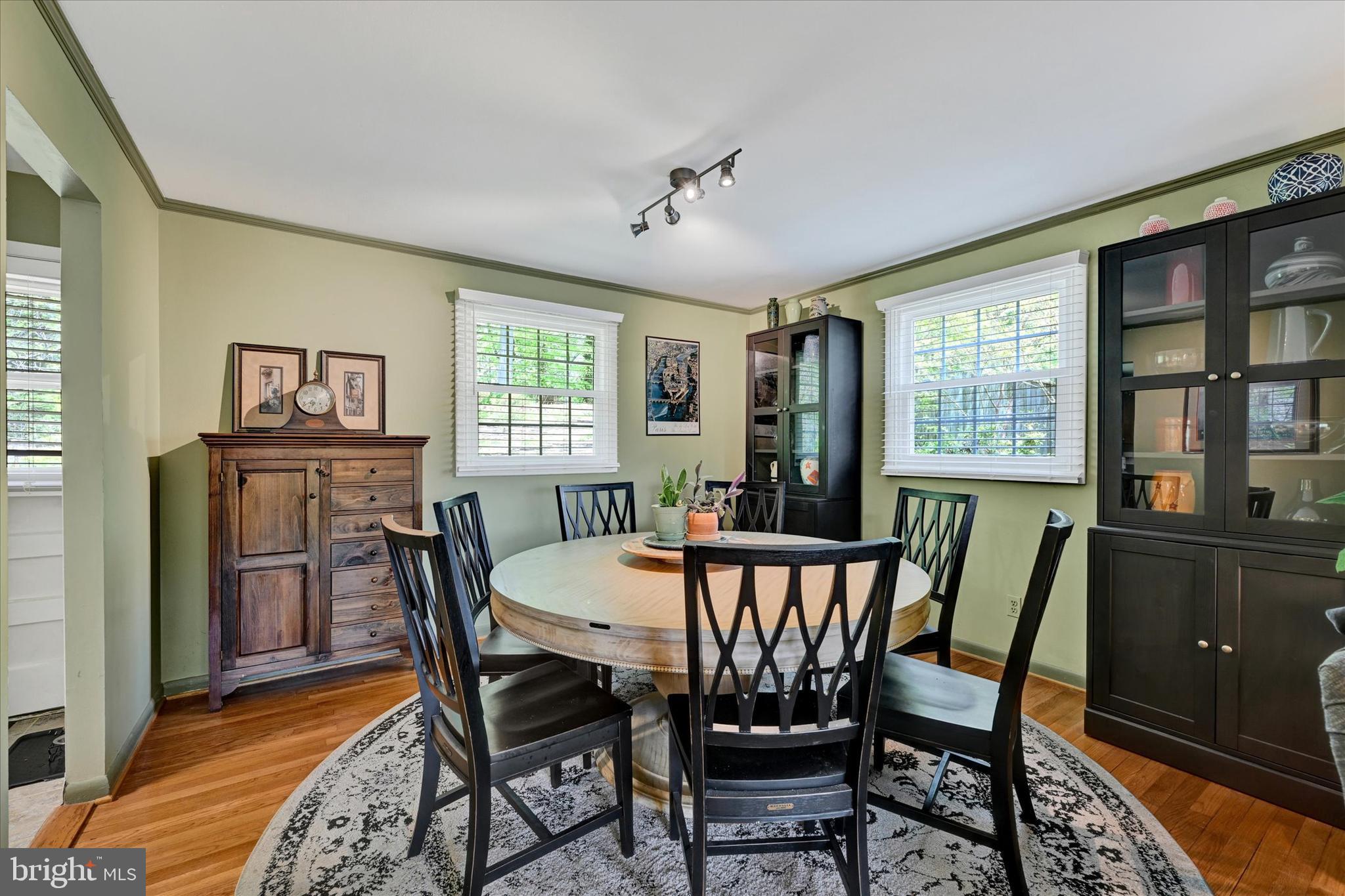 YORK MANOR - Residential