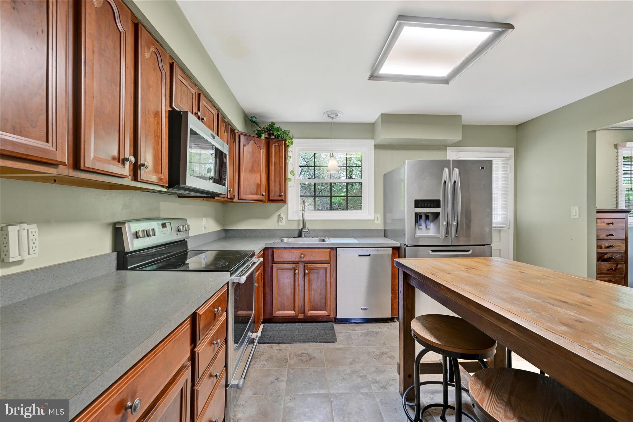 YORK MANOR - Residential