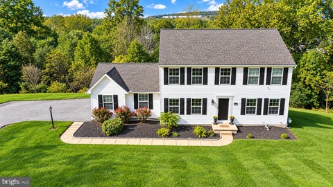 Photo of 403 Lee Court, YORK, PA 17406 (MLS # PAYK2113806)