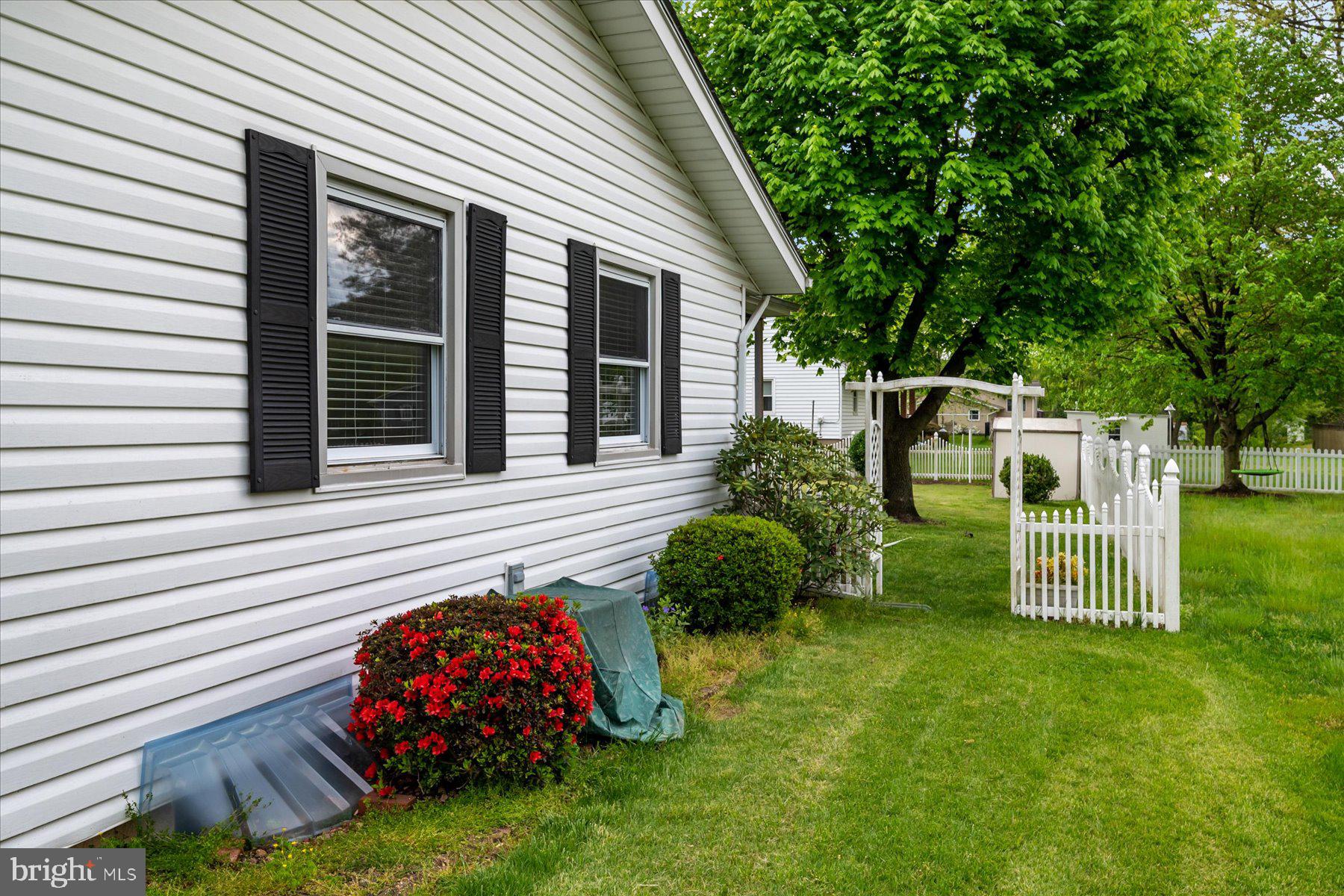 ELMHURST - Residential