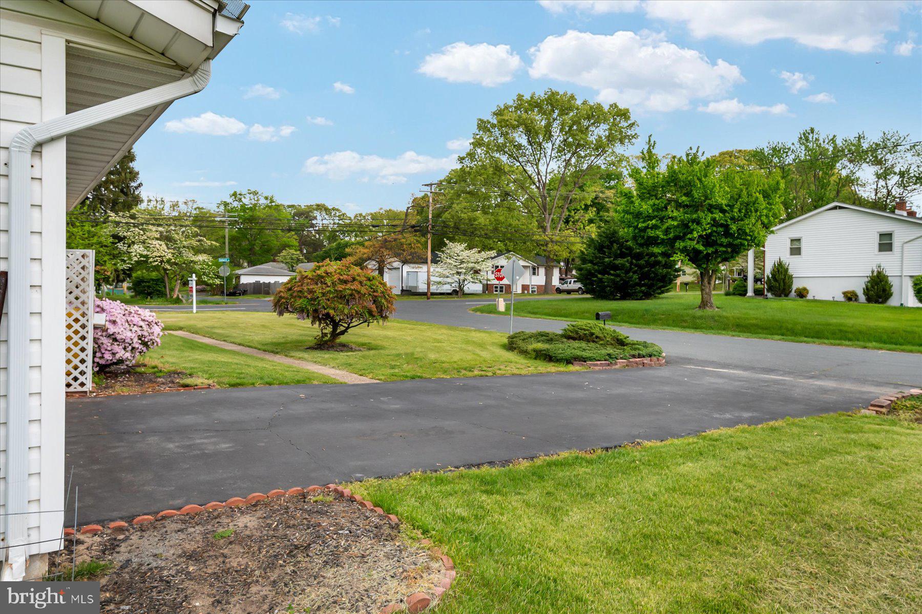 ELMHURST - Residential