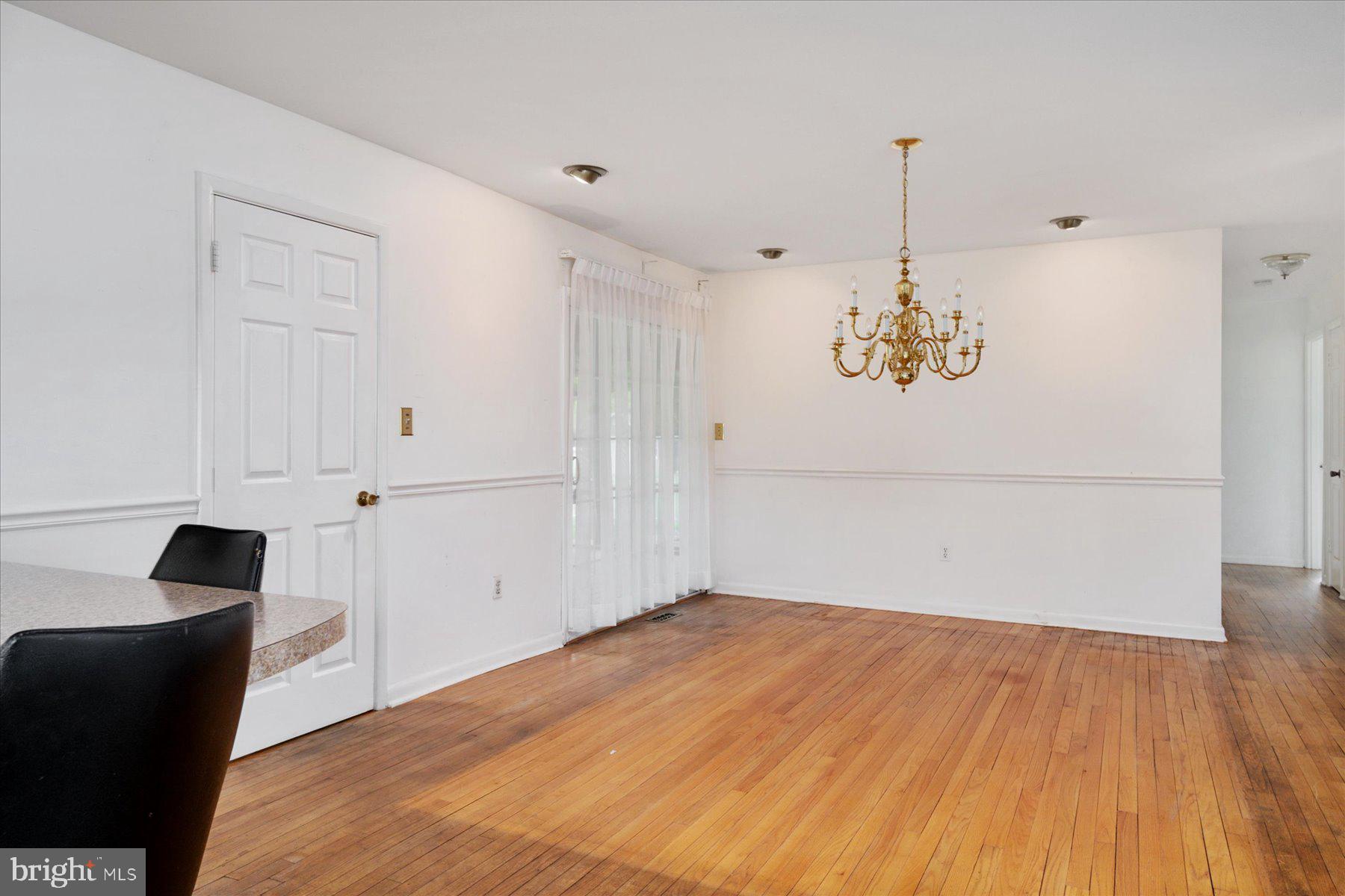 ELMHURST - Residential