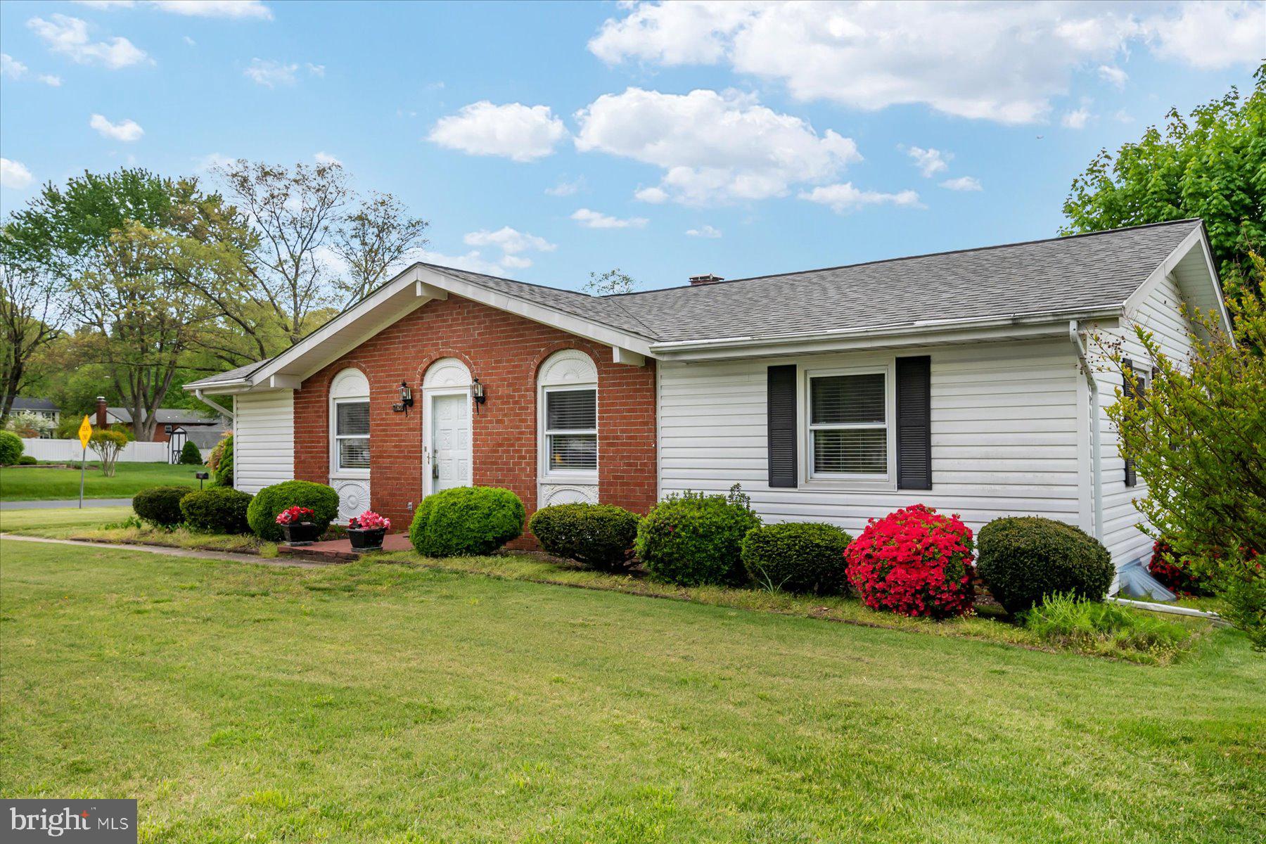 ELMHURST - Residential