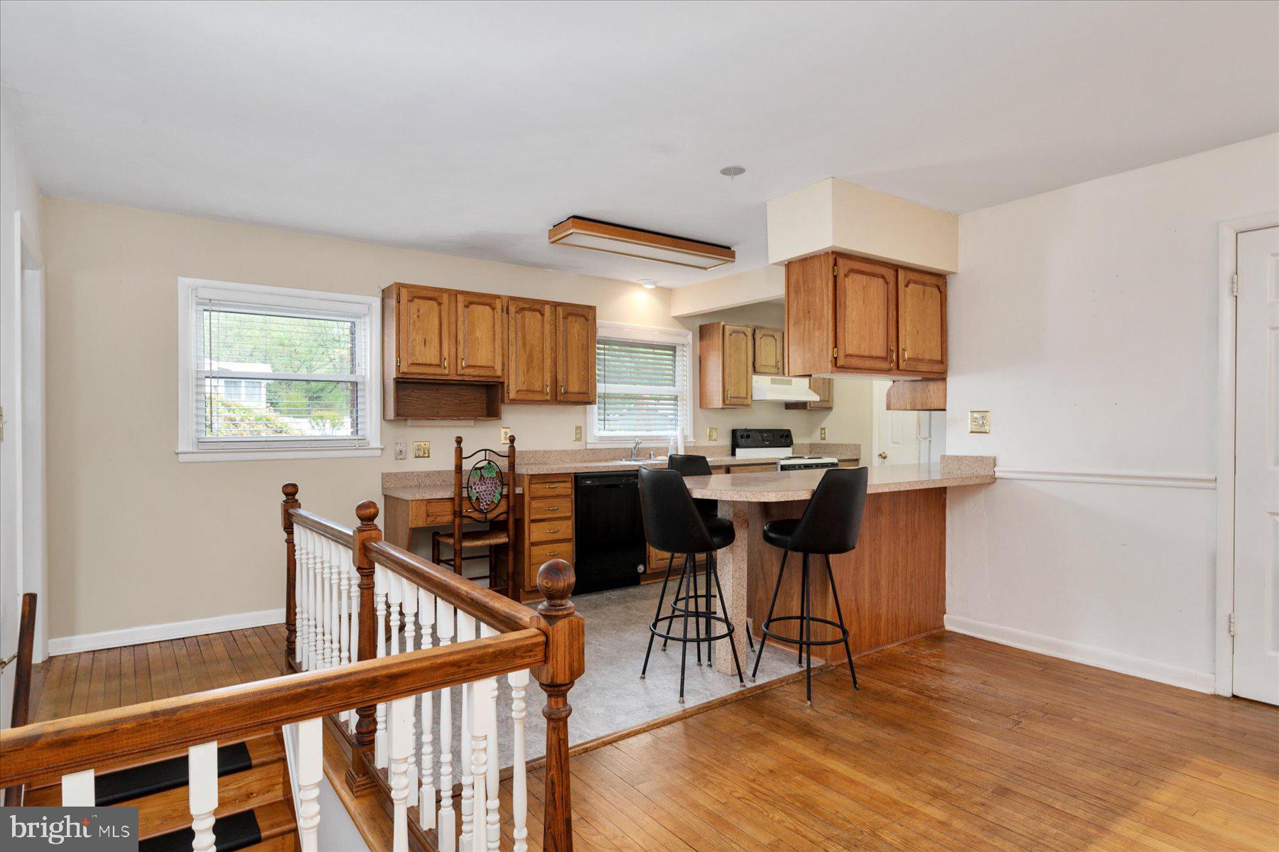 ELMHURST - Residential