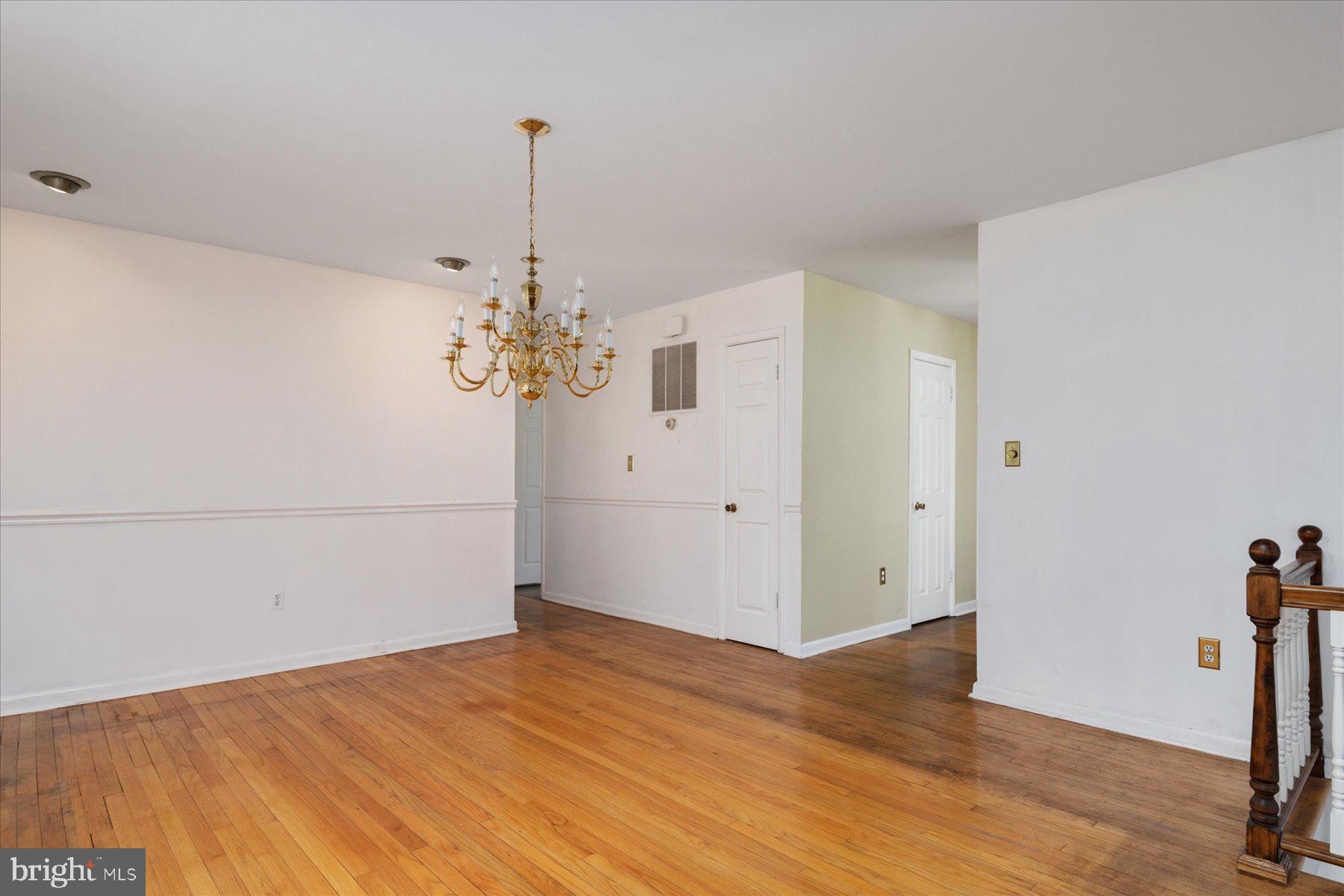 ELMHURST - Residential