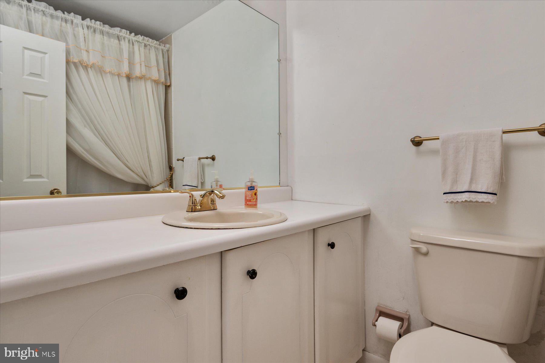 ELMHURST - Residential