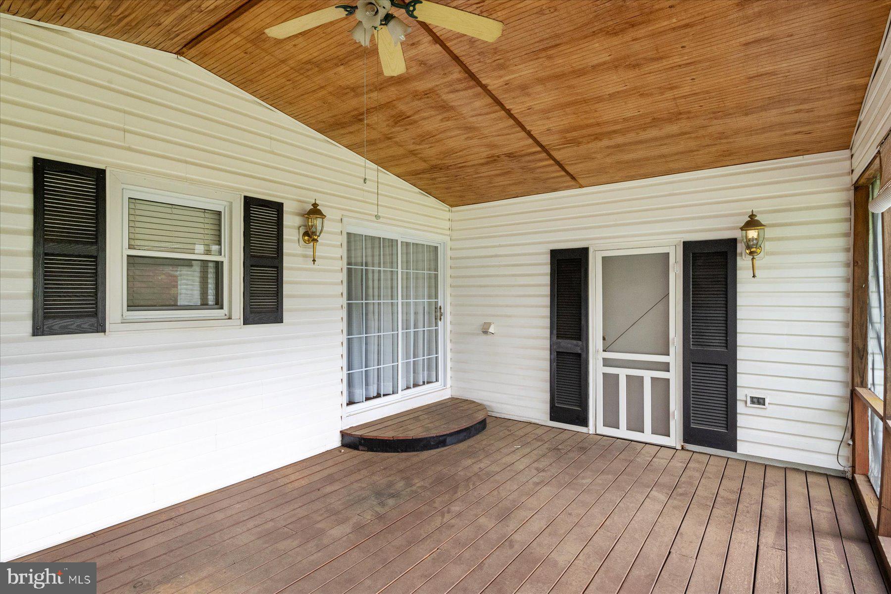 ELMHURST - Residential