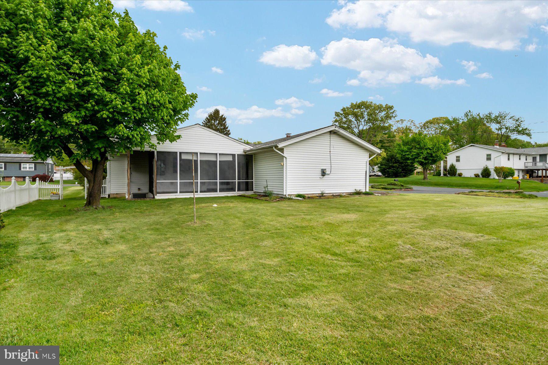 ELMHURST - Residential