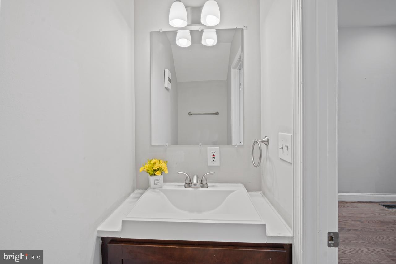 JOHNSTON SQUARE - Residential