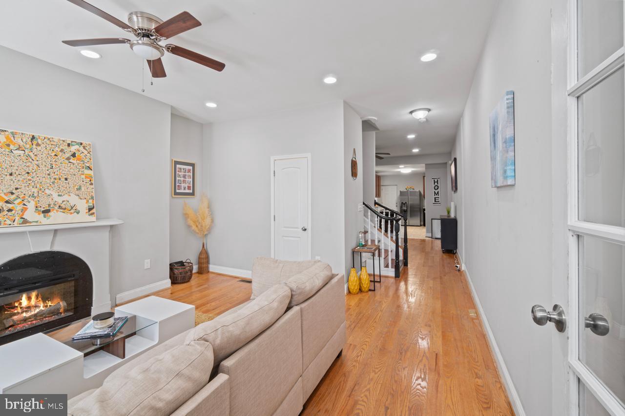 JOHNSTON SQUARE - Residential