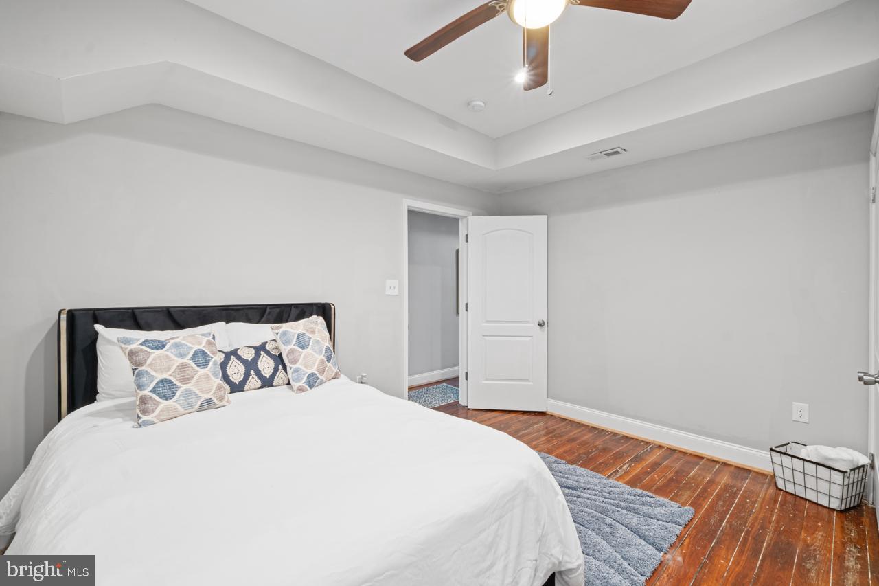 JOHNSTON SQUARE - Residential