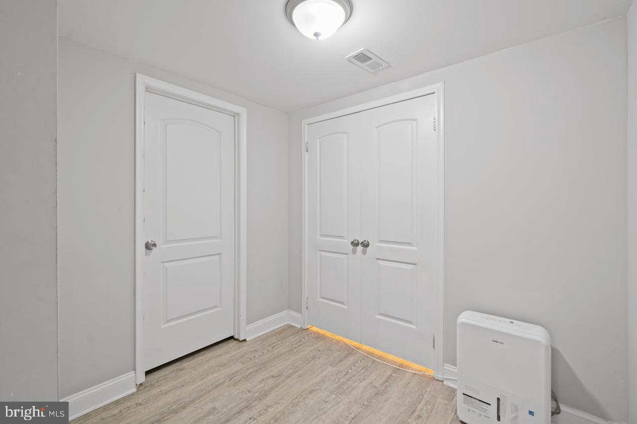 JOHNSTON SQUARE - Residential
