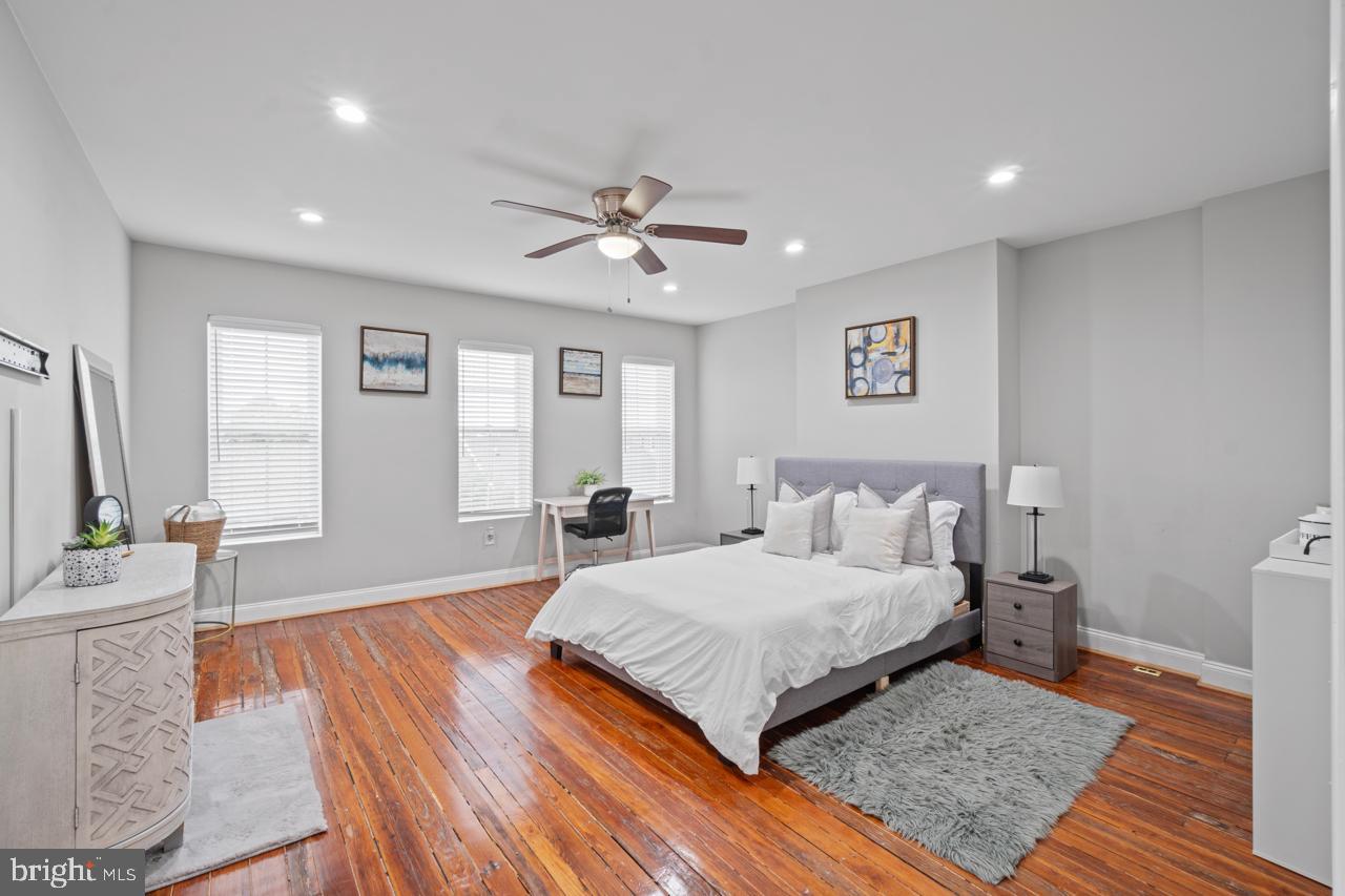 JOHNSTON SQUARE - Residential