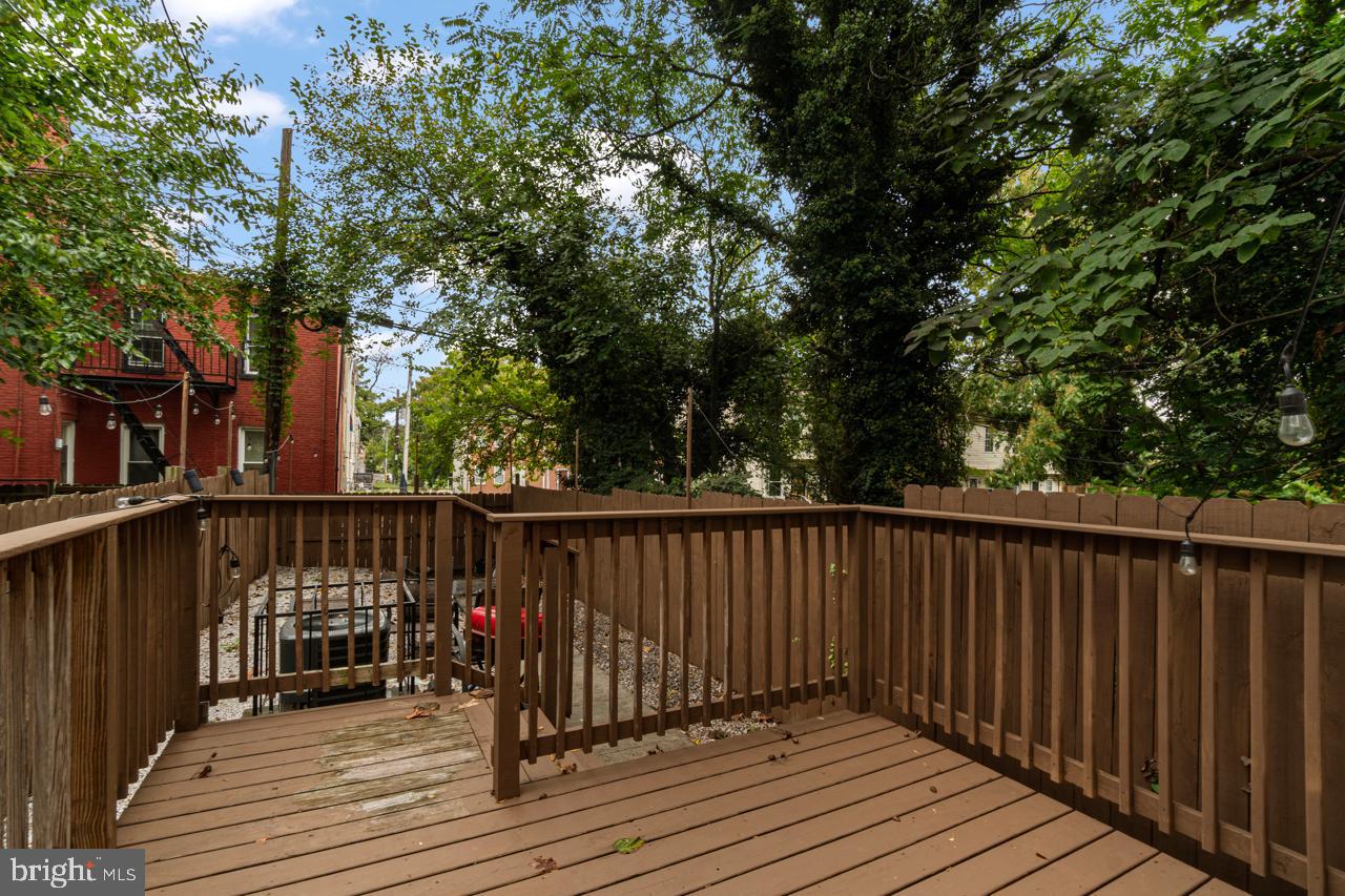 JOHNSTON SQUARE - Residential