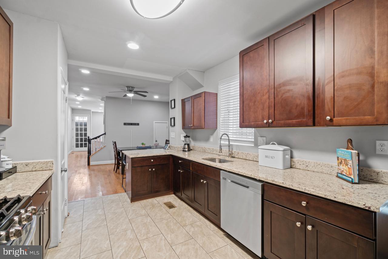 JOHNSTON SQUARE - Residential