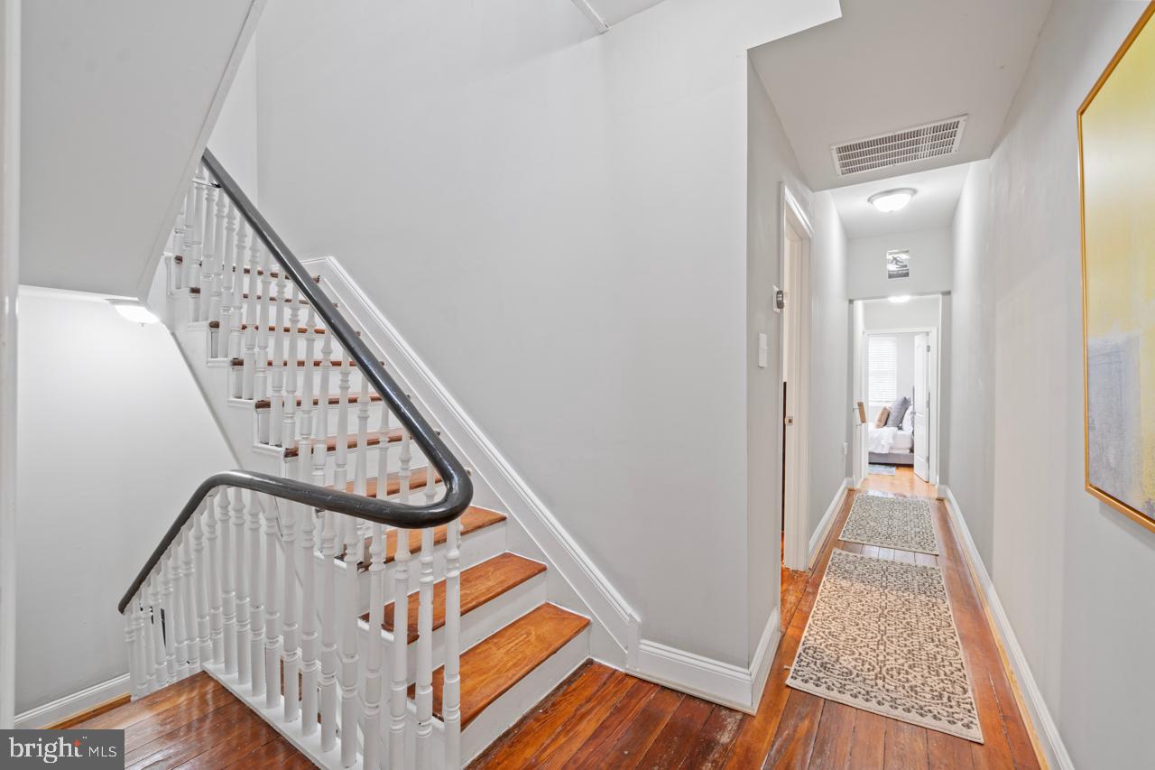 JOHNSTON SQUARE - Residential