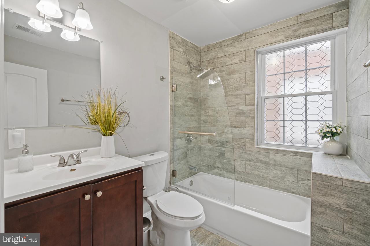 JOHNSTON SQUARE - Residential