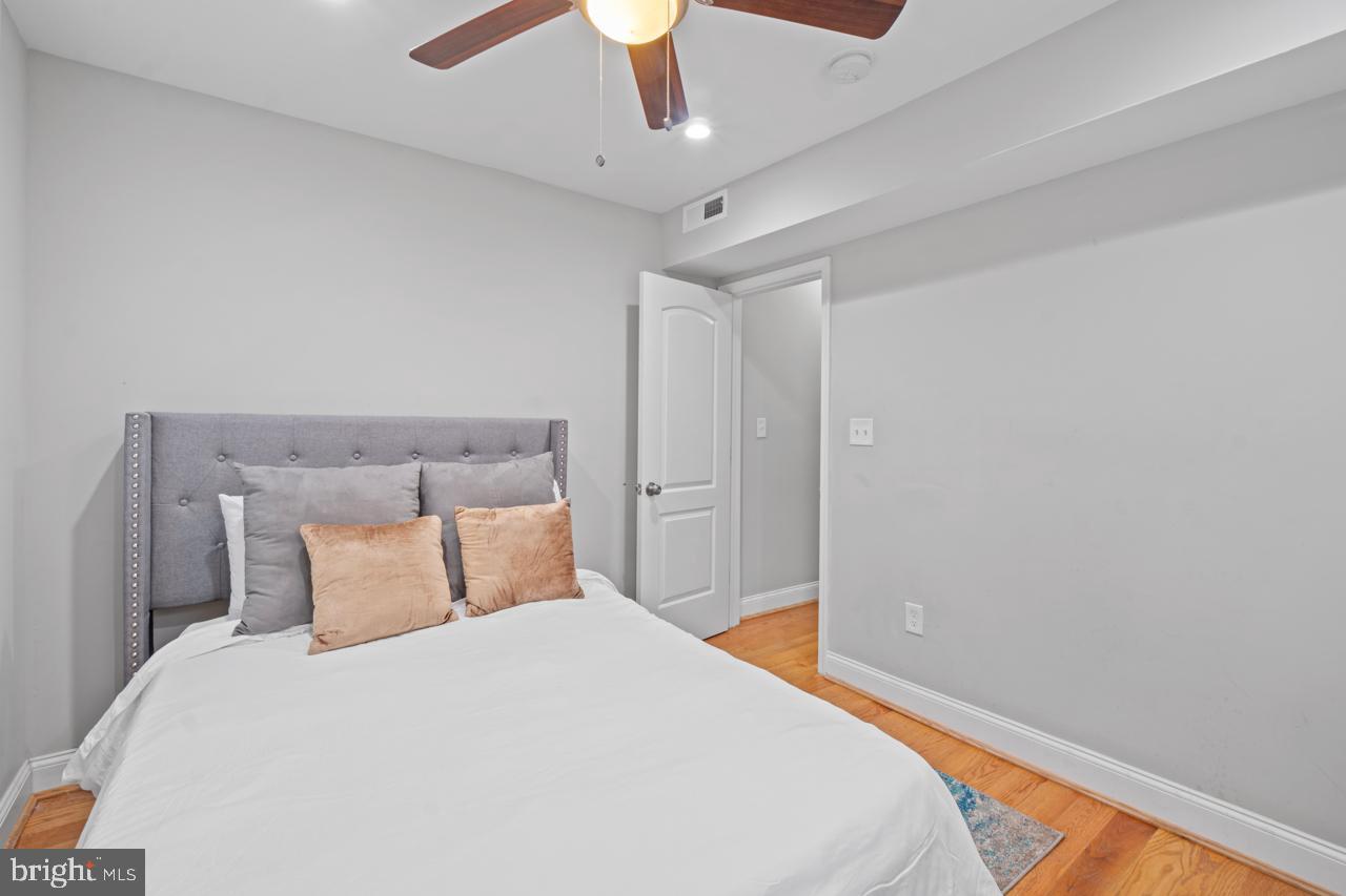 JOHNSTON SQUARE - Residential