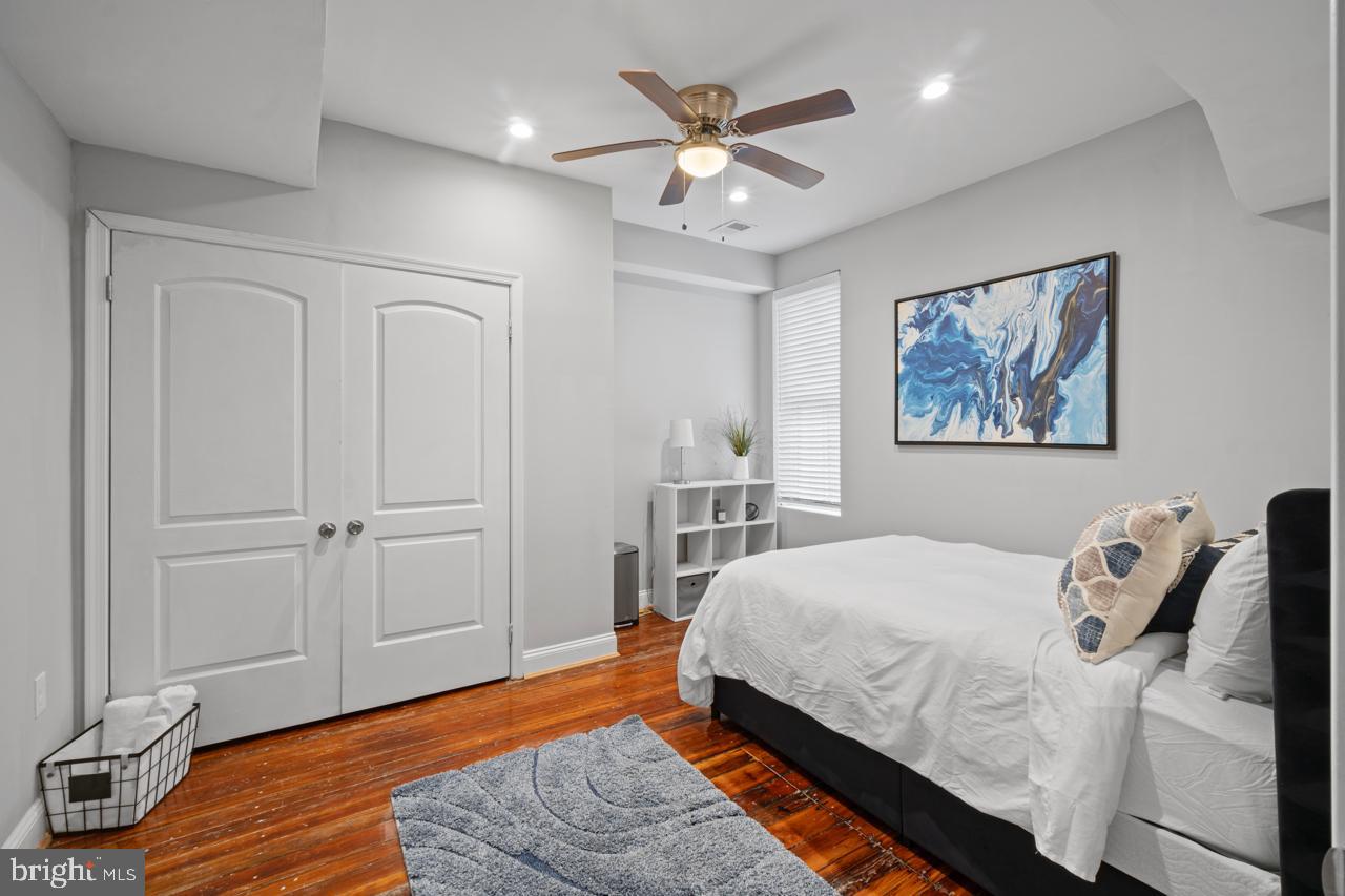 JOHNSTON SQUARE - Residential