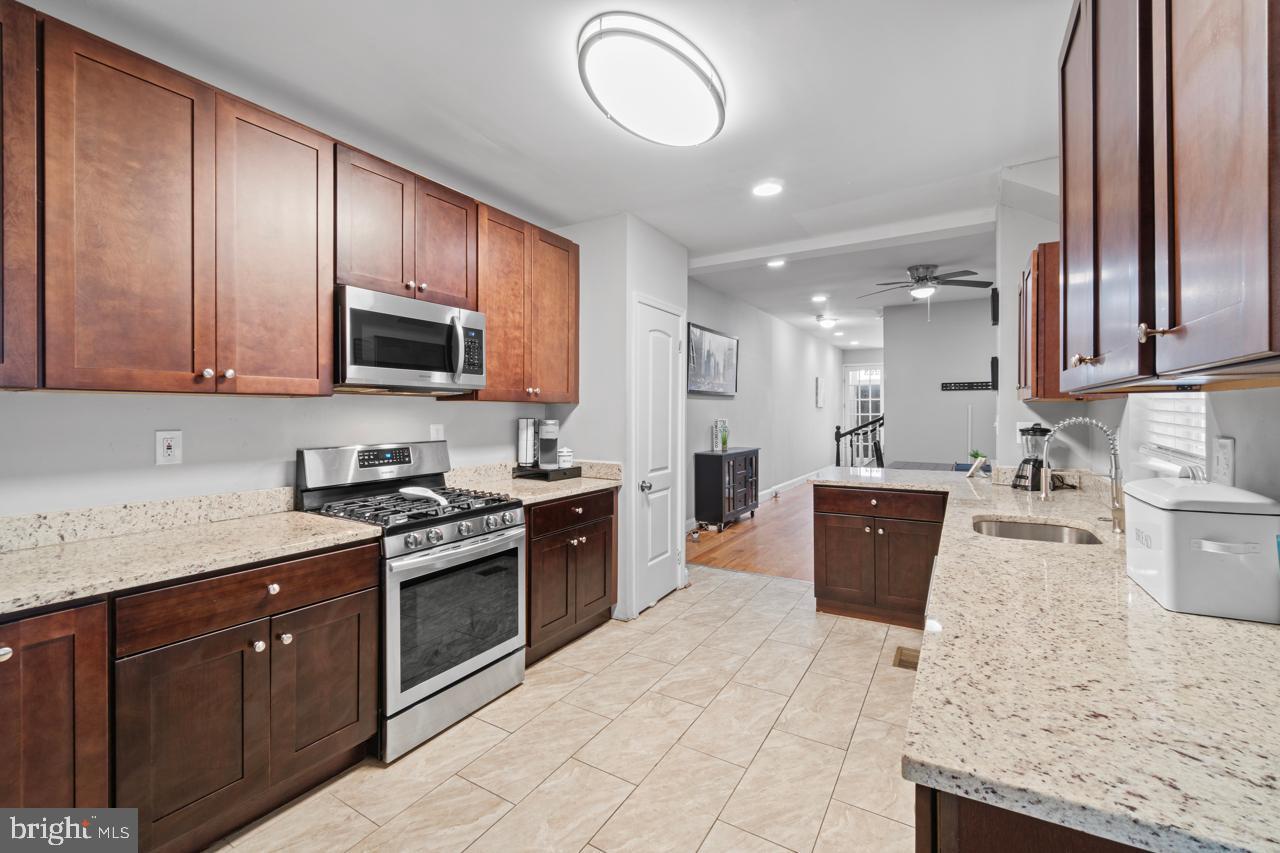 JOHNSTON SQUARE - Residential