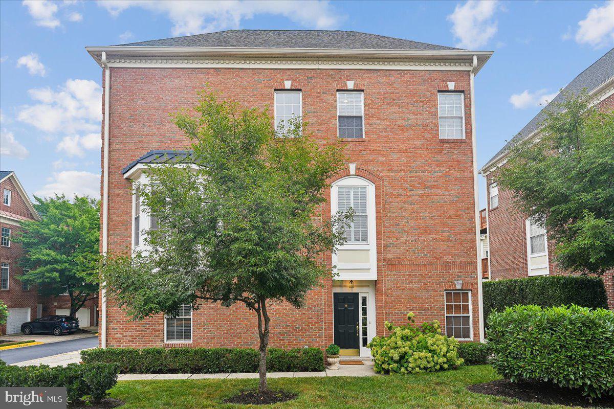 47761 SCOTSBOROUGH SQUARE 106