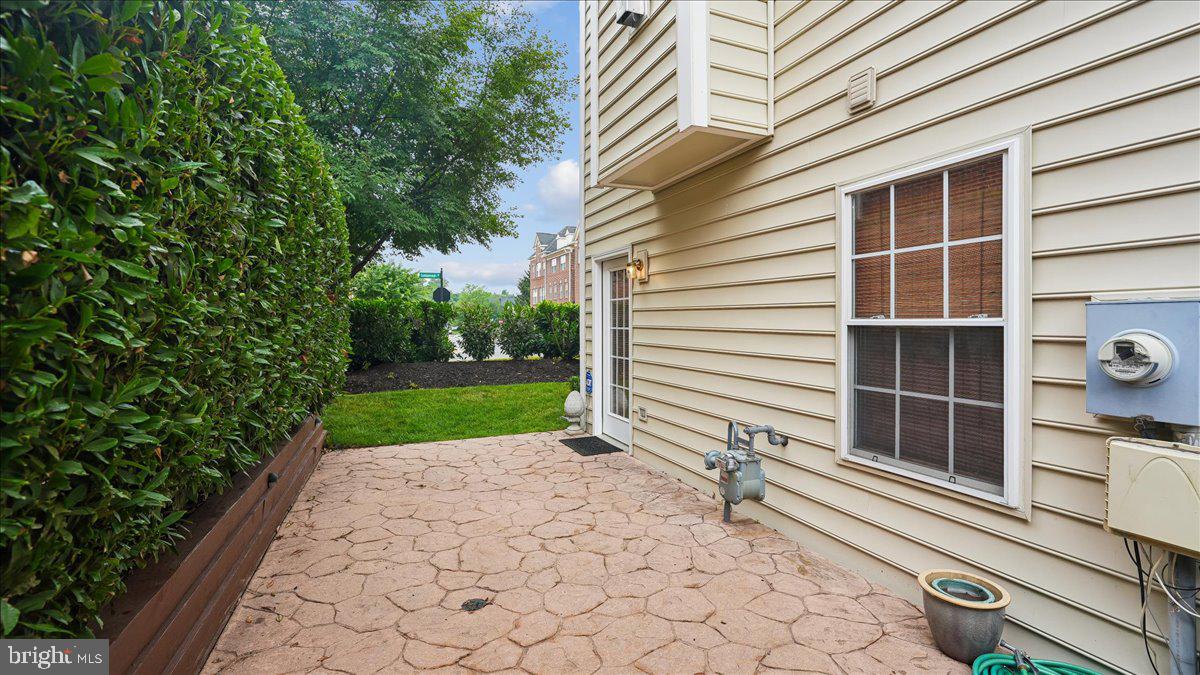 47761 SCOTSBOROUGH SQUARE 106