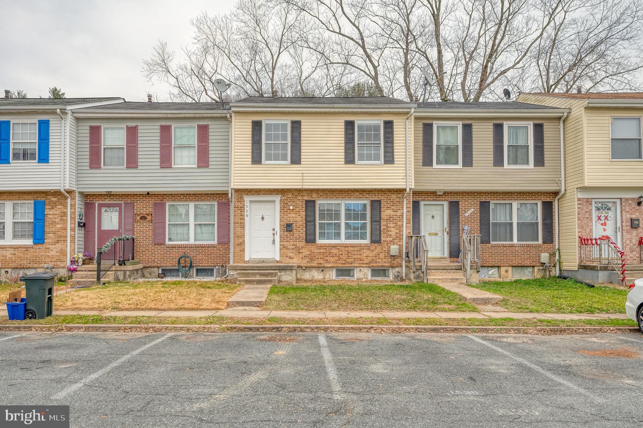 HARFORD SQUARE - Residential Lease