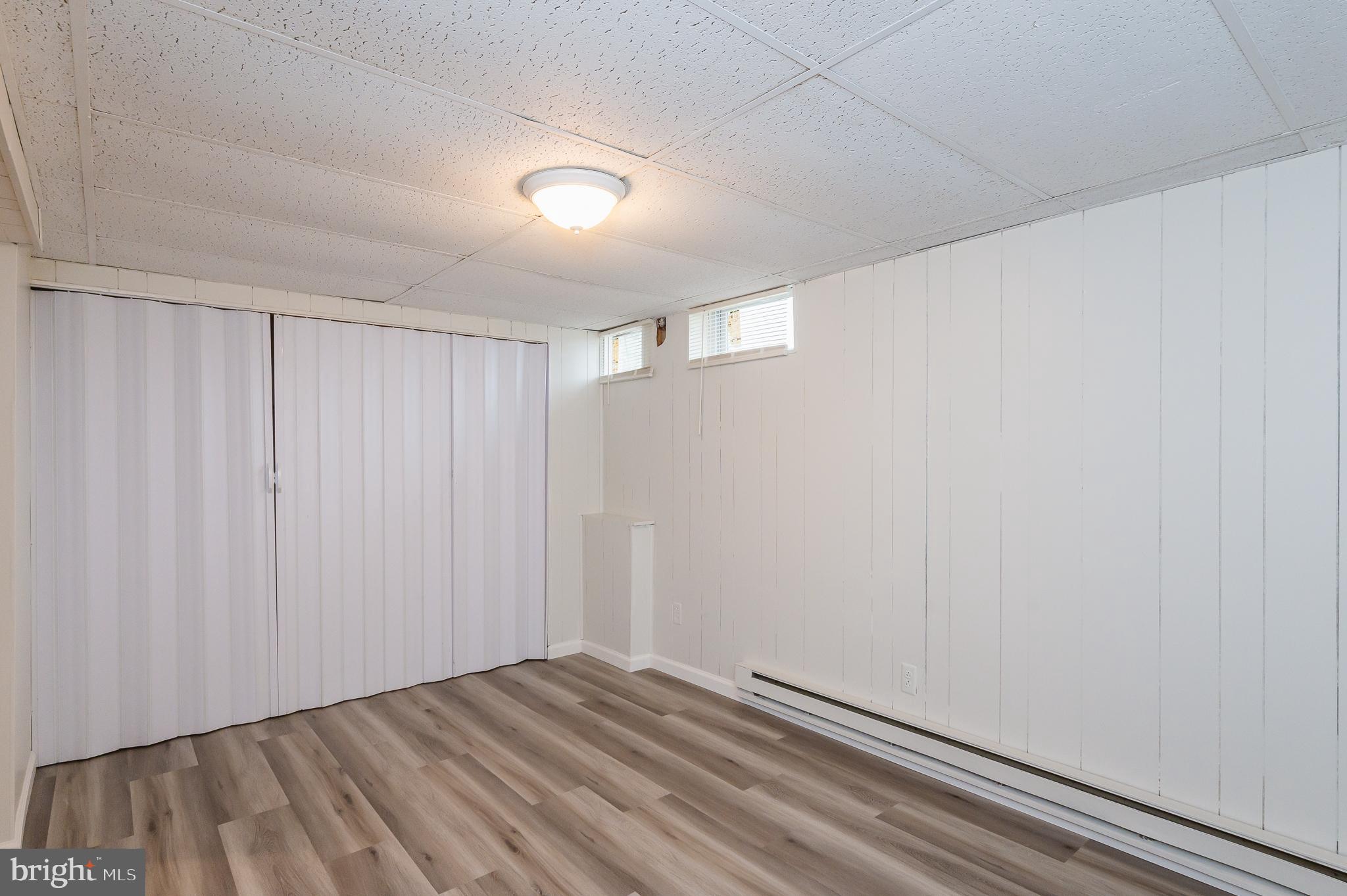 HARFORD SQUARE - Residential Lease