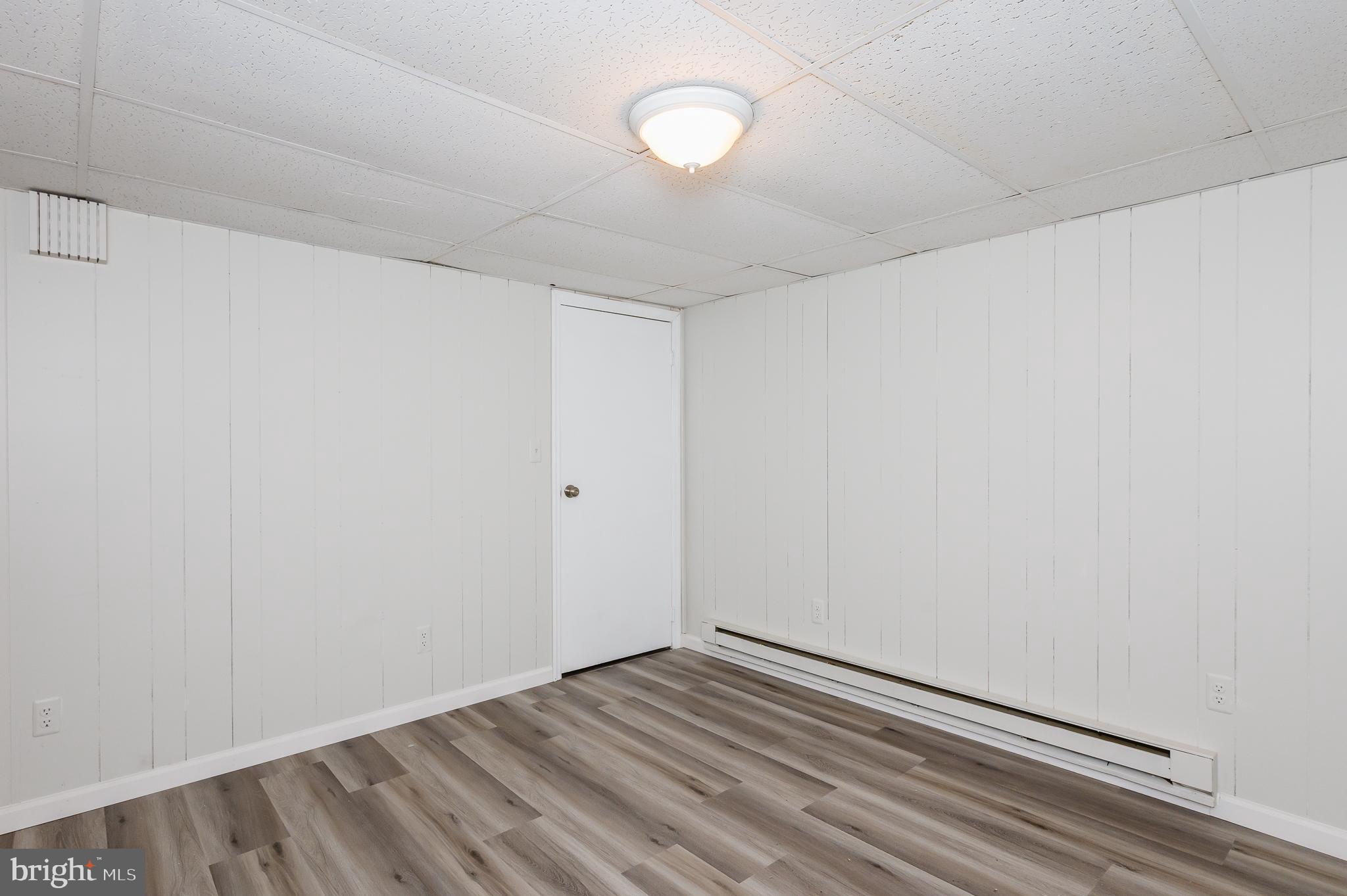 HARFORD SQUARE - Residential Lease