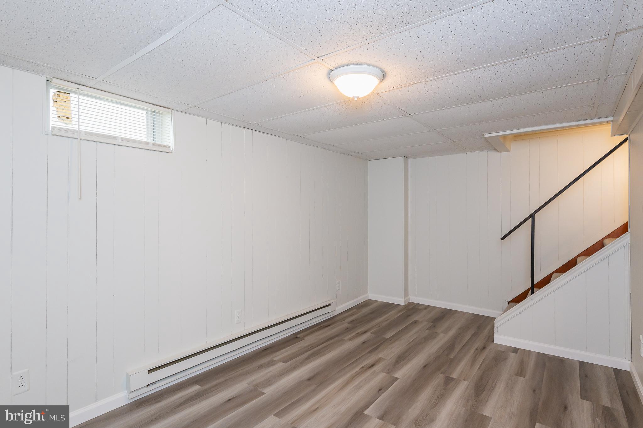 HARFORD SQUARE - Residential Lease