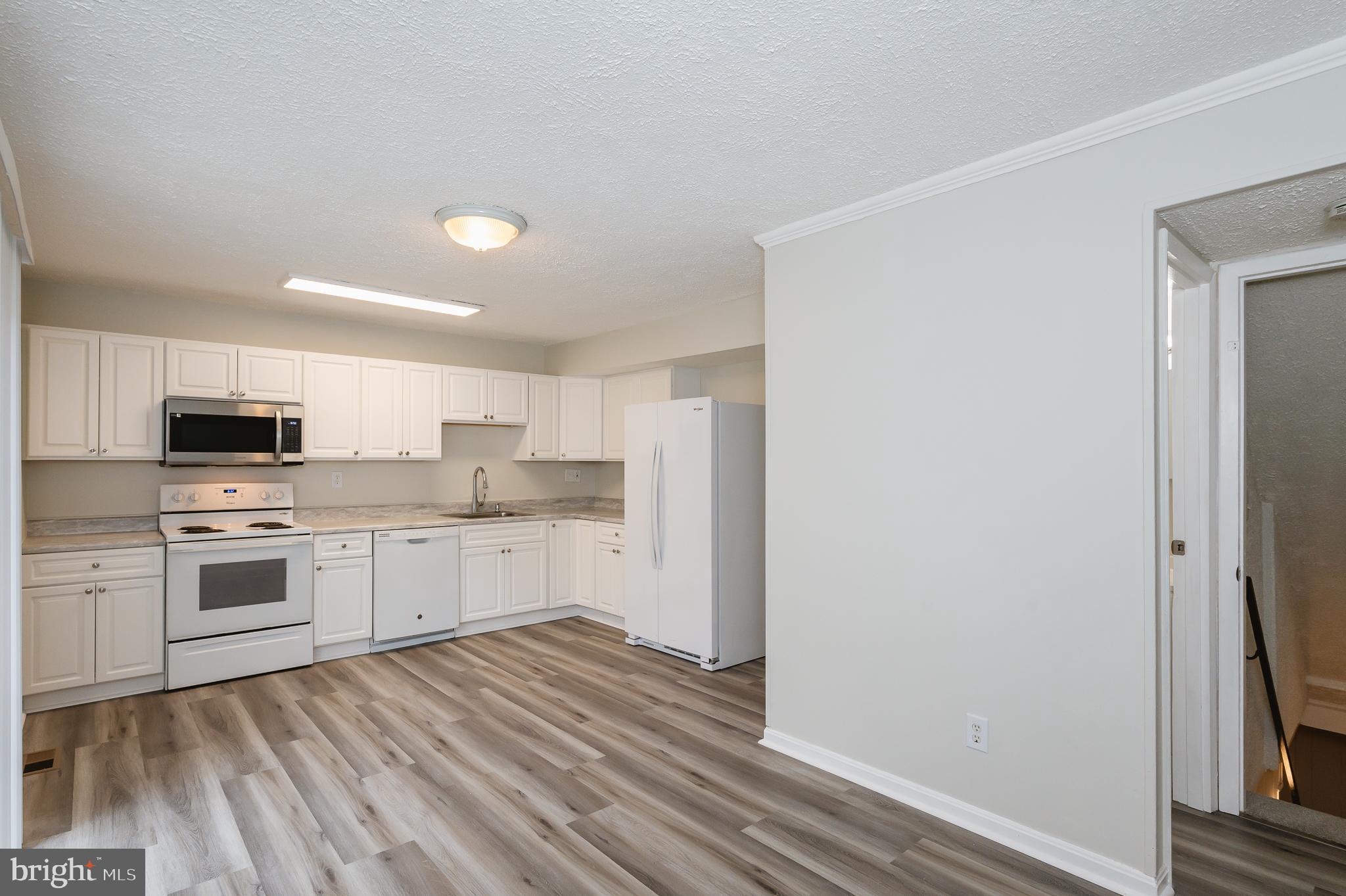 HARFORD SQUARE - Residential Lease