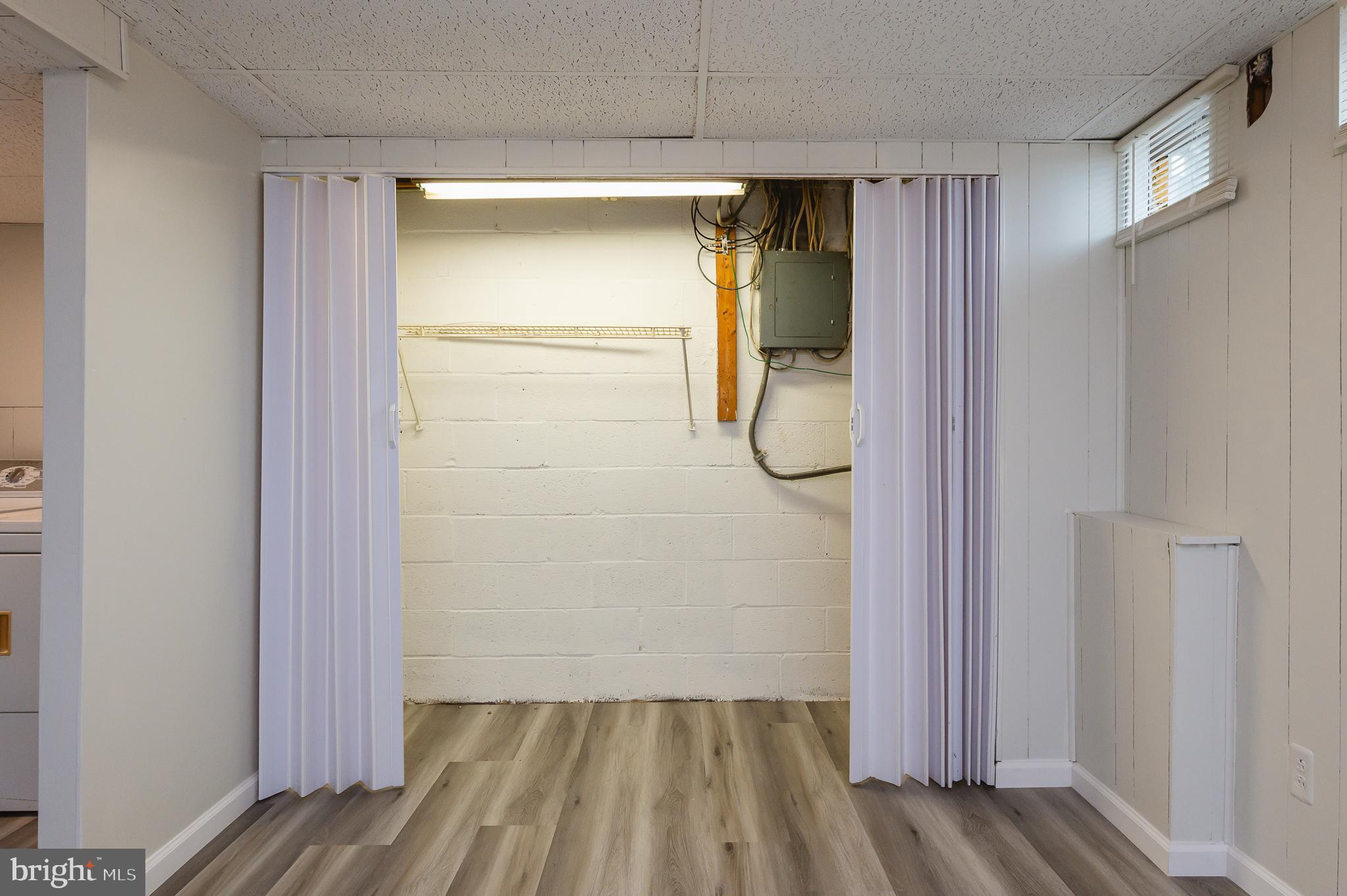 HARFORD SQUARE - Residential Lease