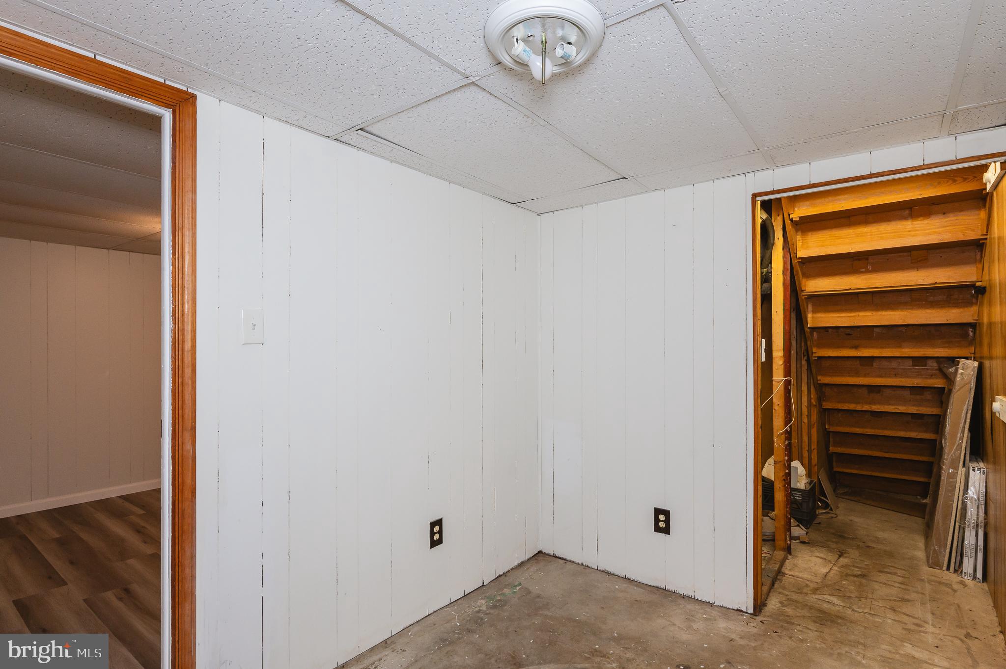 HARFORD SQUARE - Residential Lease