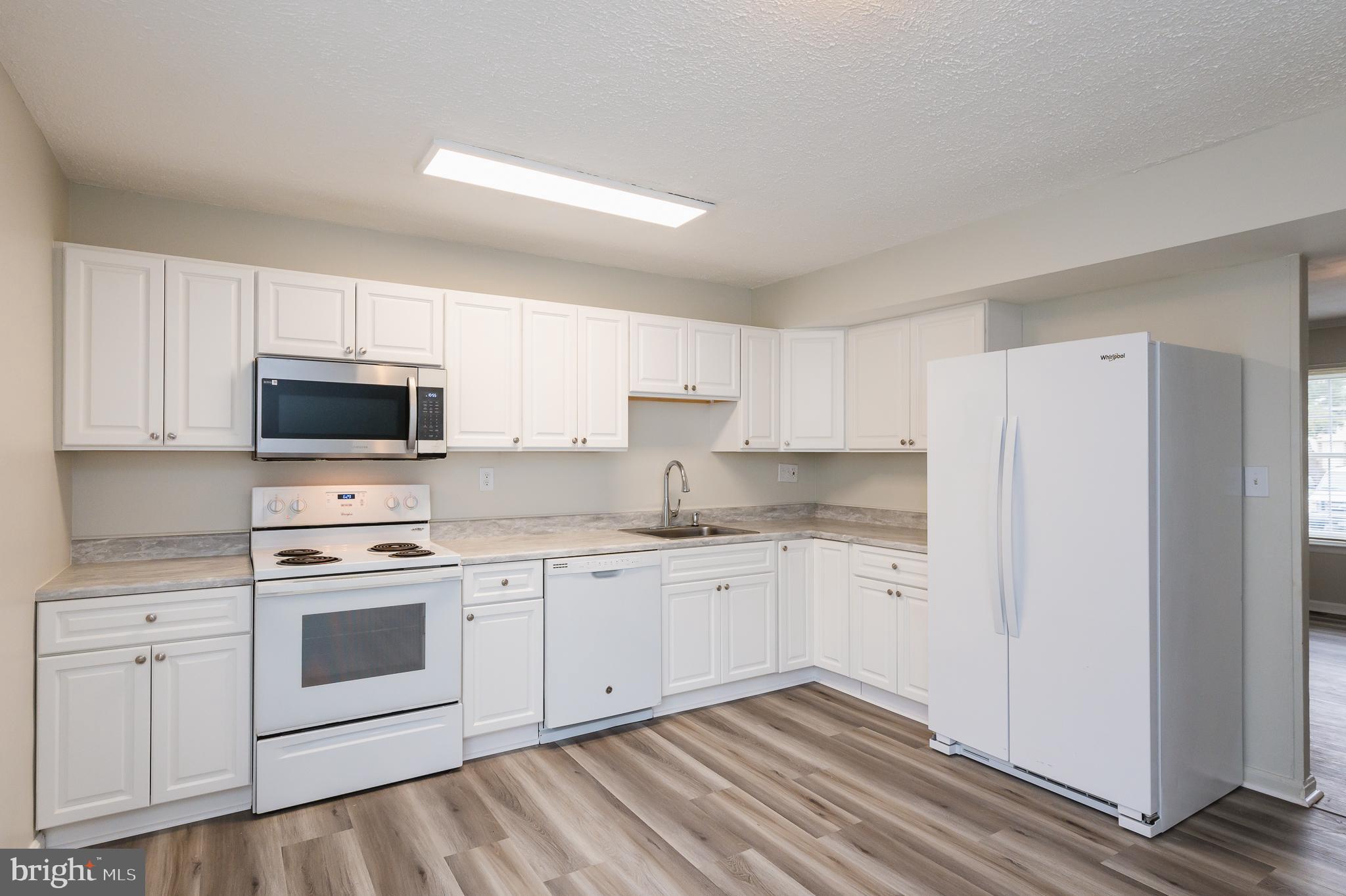 HARFORD SQUARE - Residential Lease