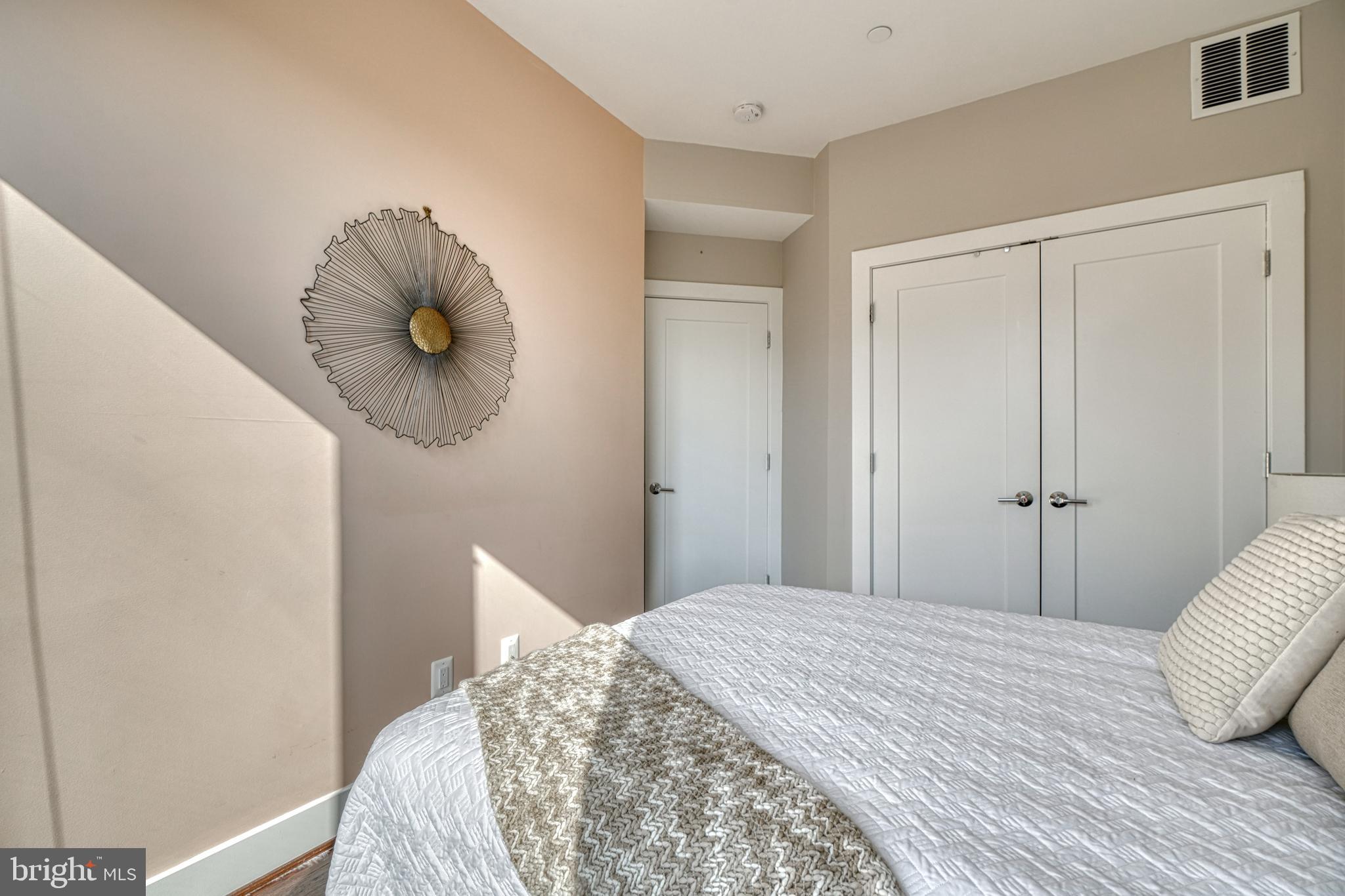 LOCUST POINT - Residential