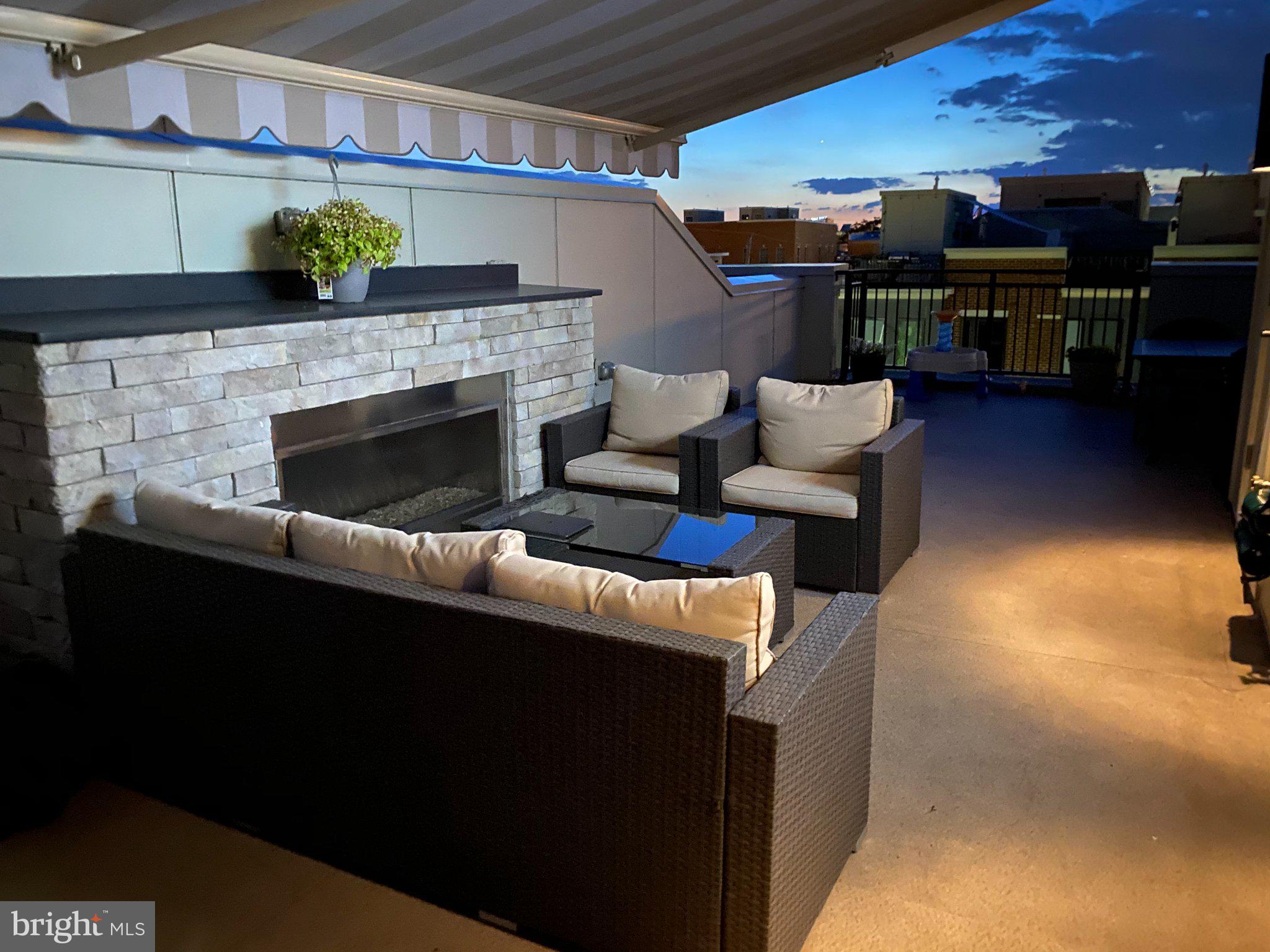 LOCUST POINT - Residential