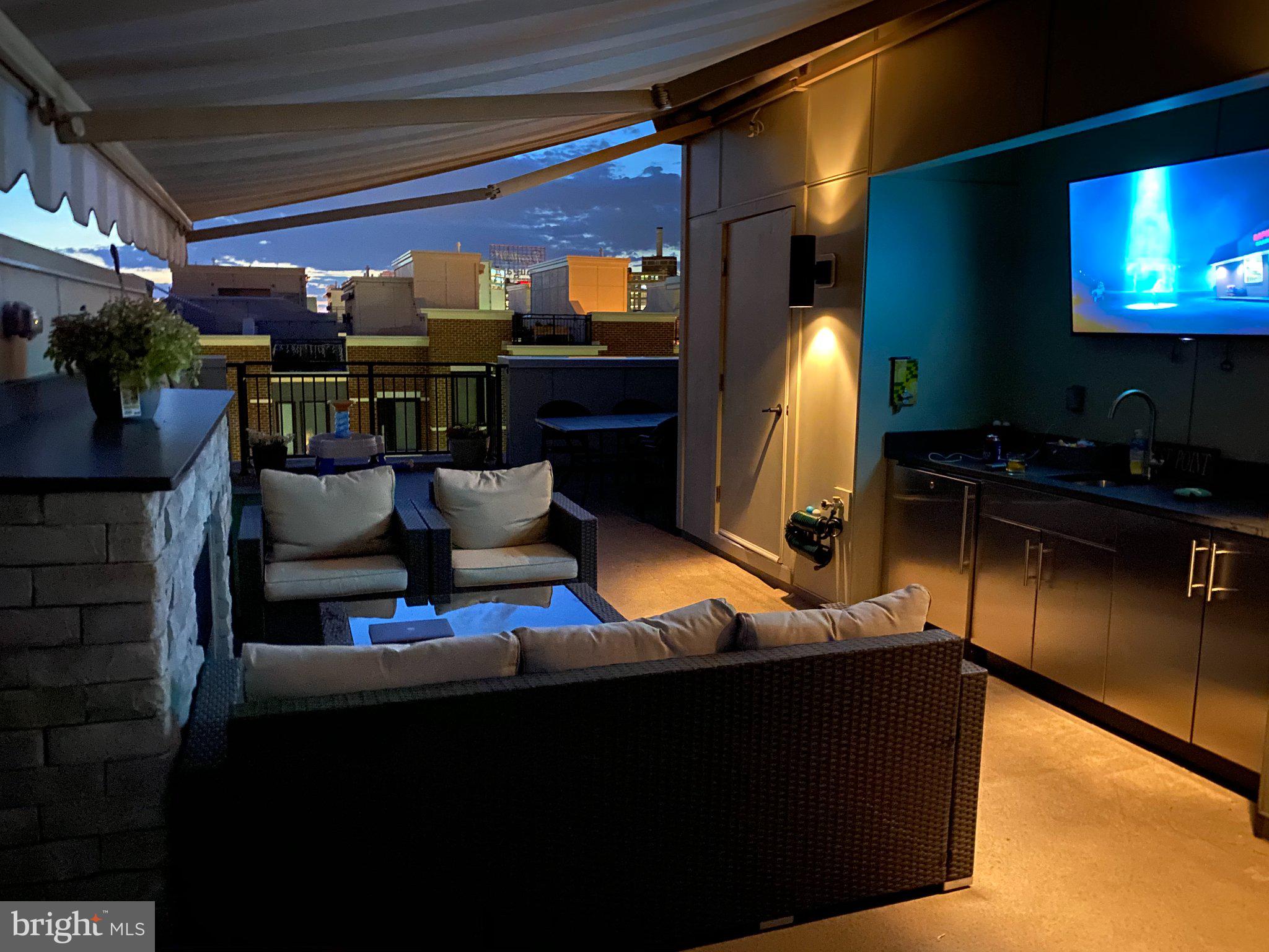 LOCUST POINT - Residential