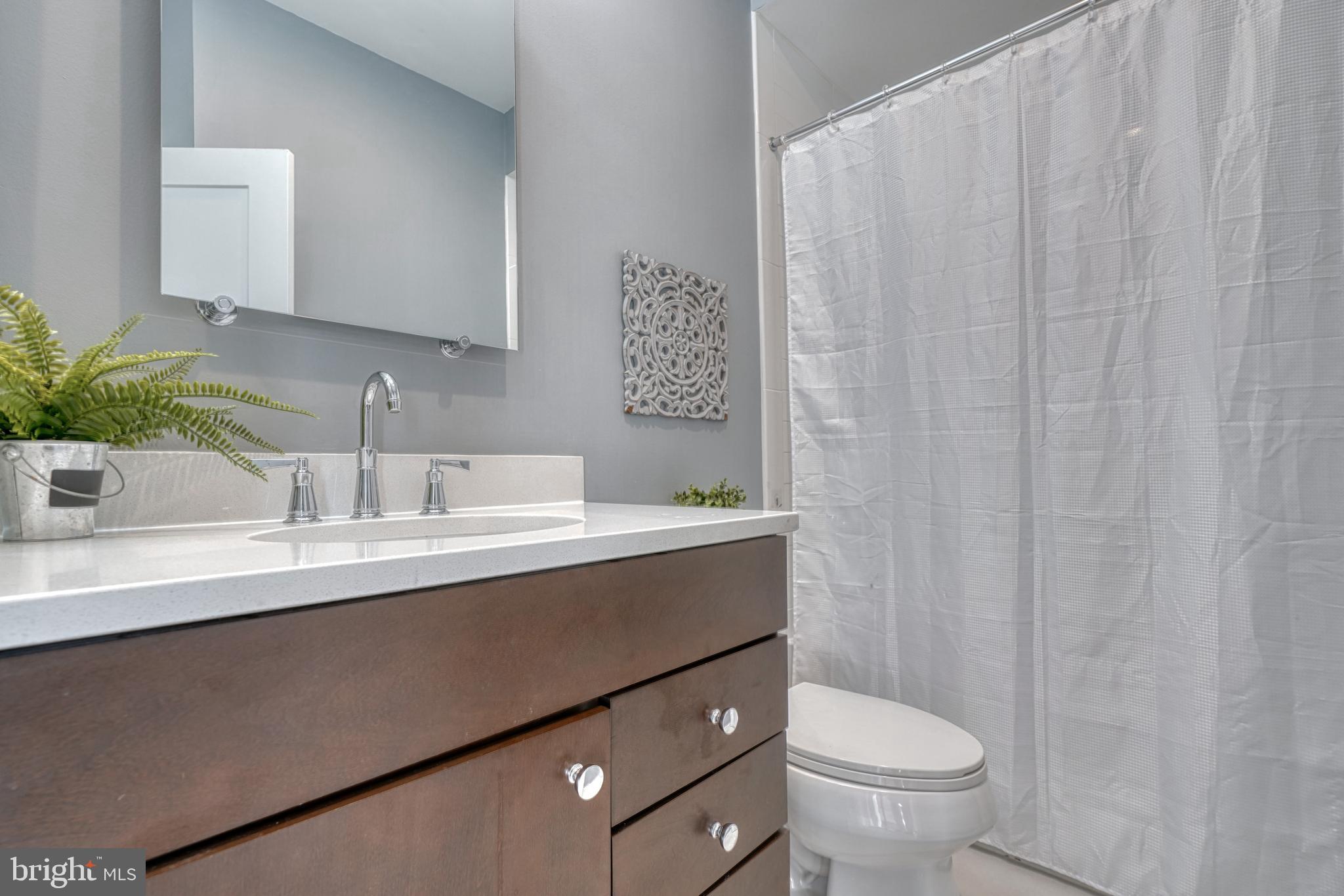 LOCUST POINT - Residential