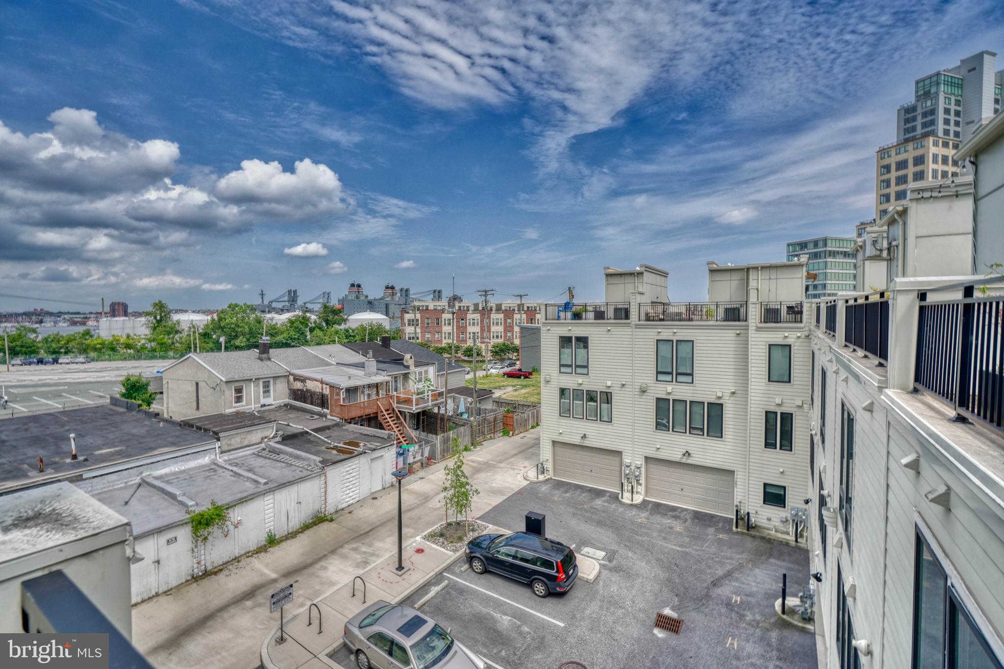 LOCUST POINT - Residential