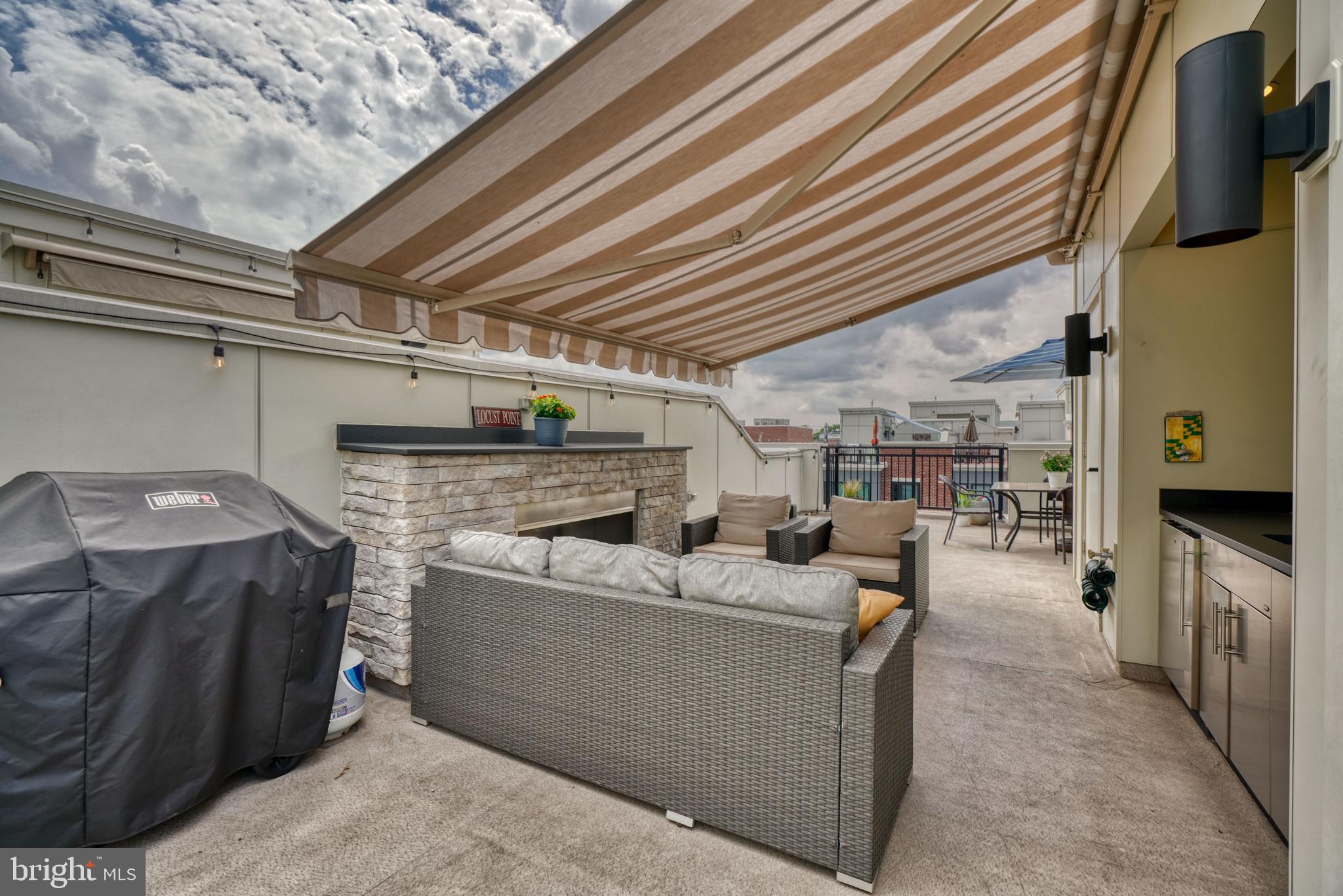 LOCUST POINT - Residential