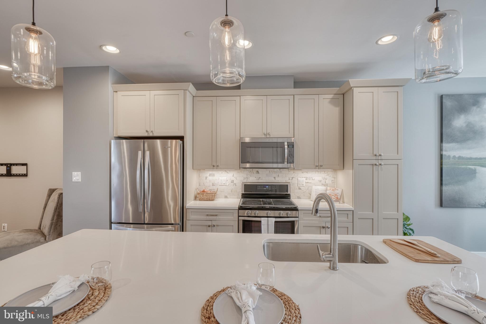 LOCUST POINT - Residential