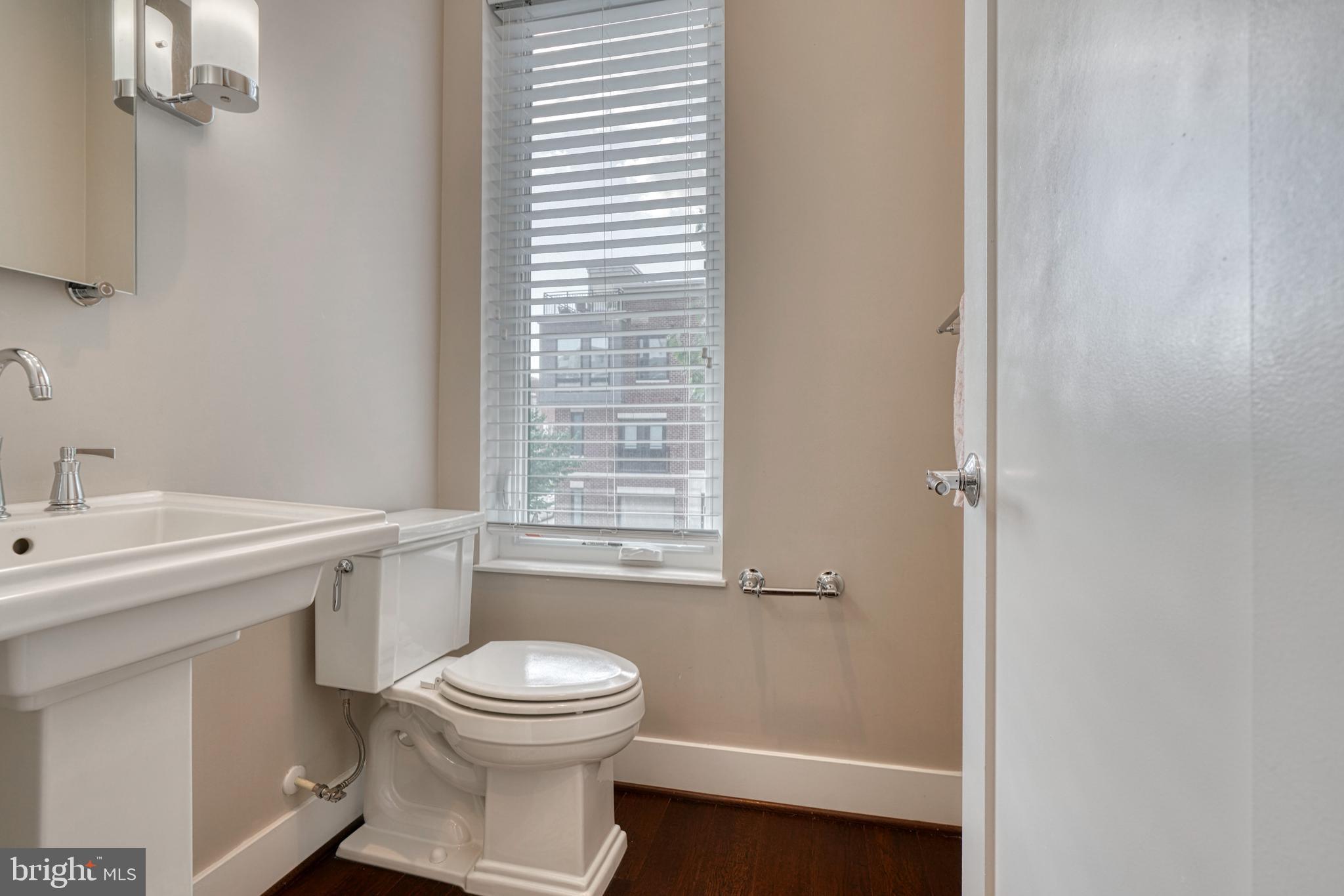 LOCUST POINT - Residential